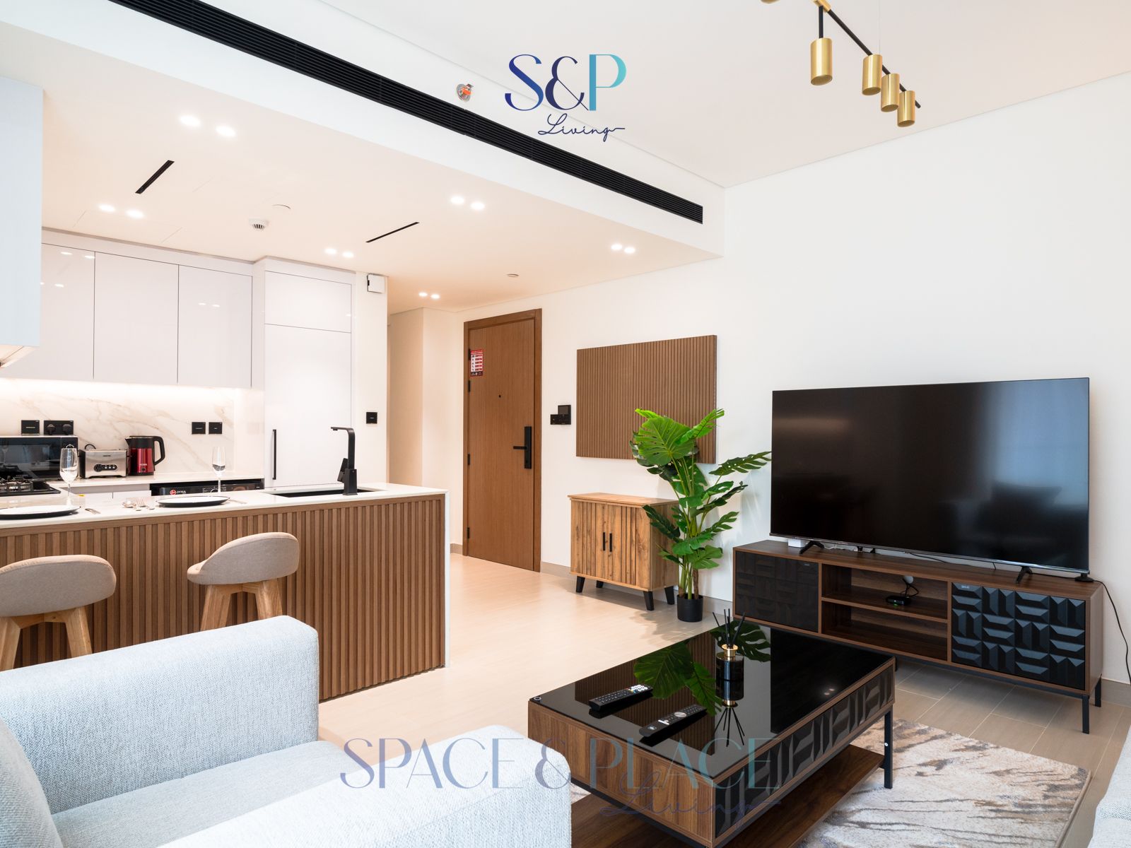 1BR | Nearby Parks | Modern and Luxurious Design | Newly Furnished