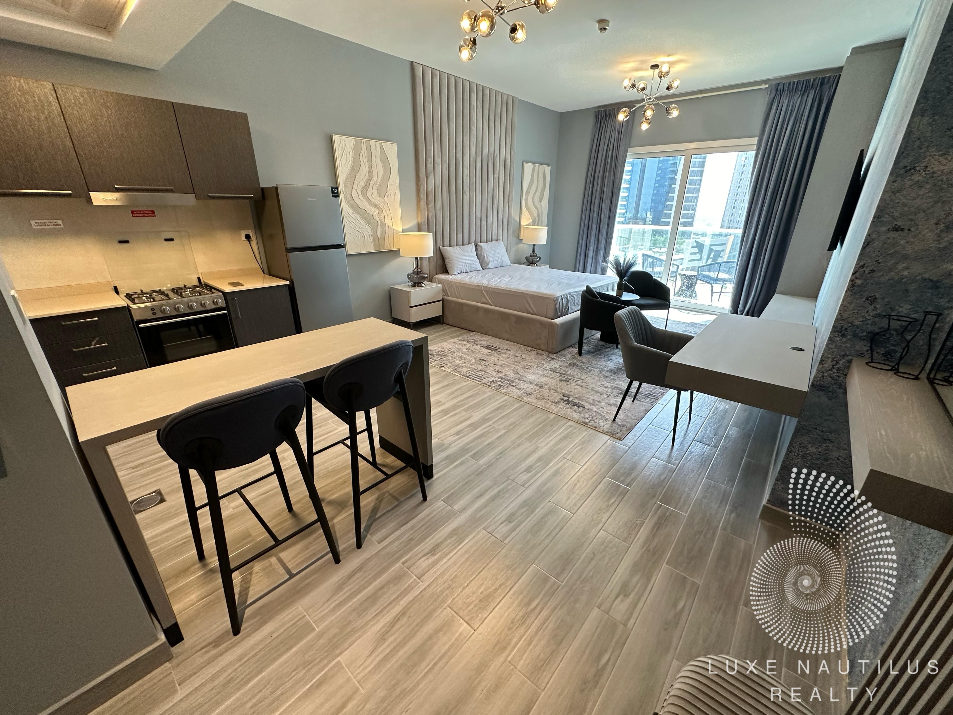 FULLY FURNISHED / PARTIAL CANAL VIEW / TENANTED