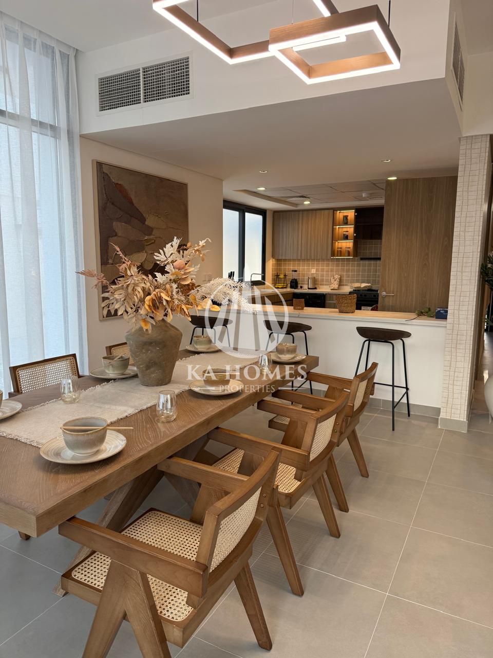 10% down payment, receive the villa, and the rest in installments over 3 years.