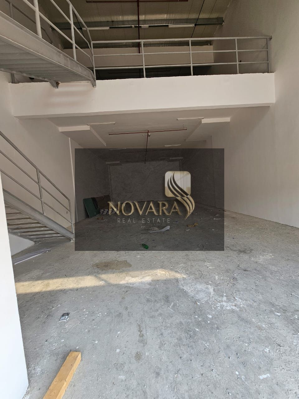 Warehouse for annual rent in Al Jurf Industrial Area 1 – Ajman. Area: 3,000 sq ft. Excellent space, reasonable price.