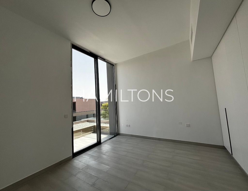 Premium Smart Villa | Cycling Tracks | Resale