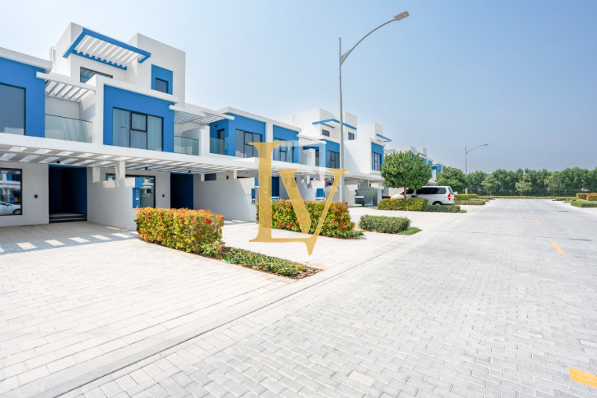 Community Expert | 5 Beds + Maid | Corner Plot | Genuine