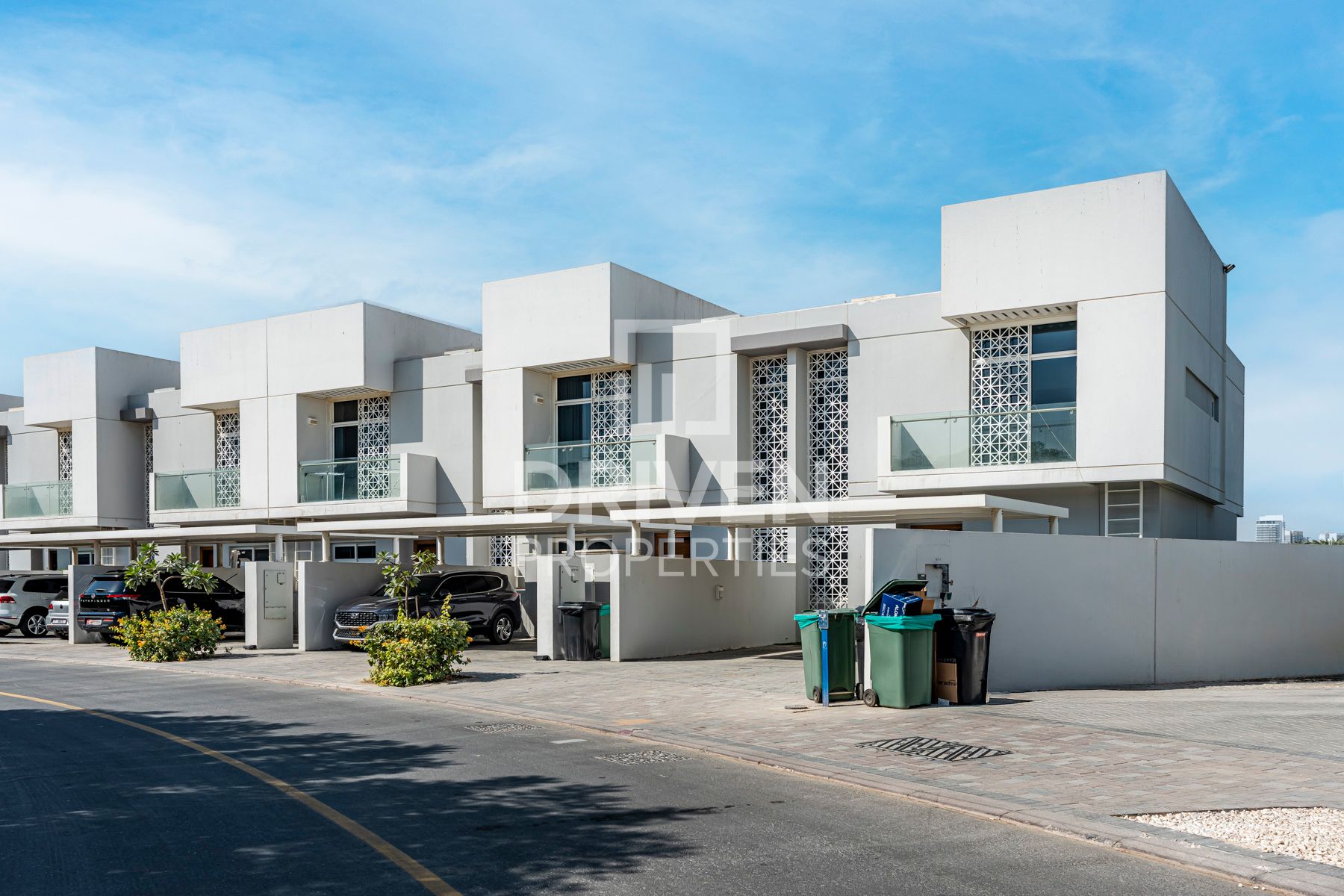 Spacious Plot and Corner Unit | Ready to move in