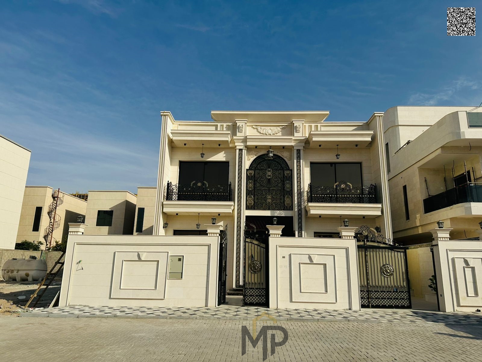 Luxury villa for sale in Al-Aliya area – luxurious design including air conditioning