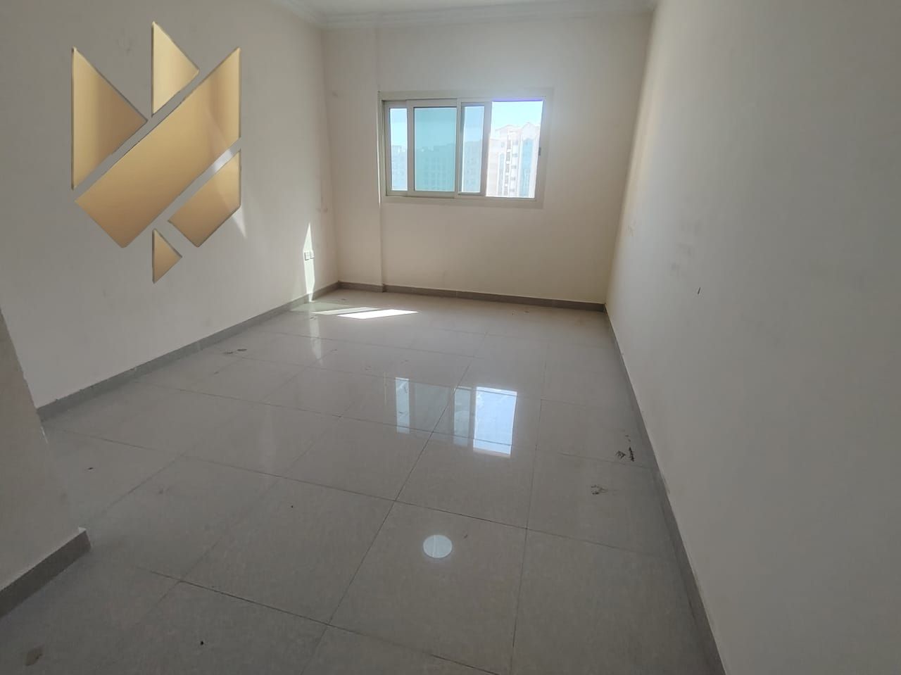 Excellent space – Prime location – Attractive view – Balcony – Built-in wardrobes – Free parking