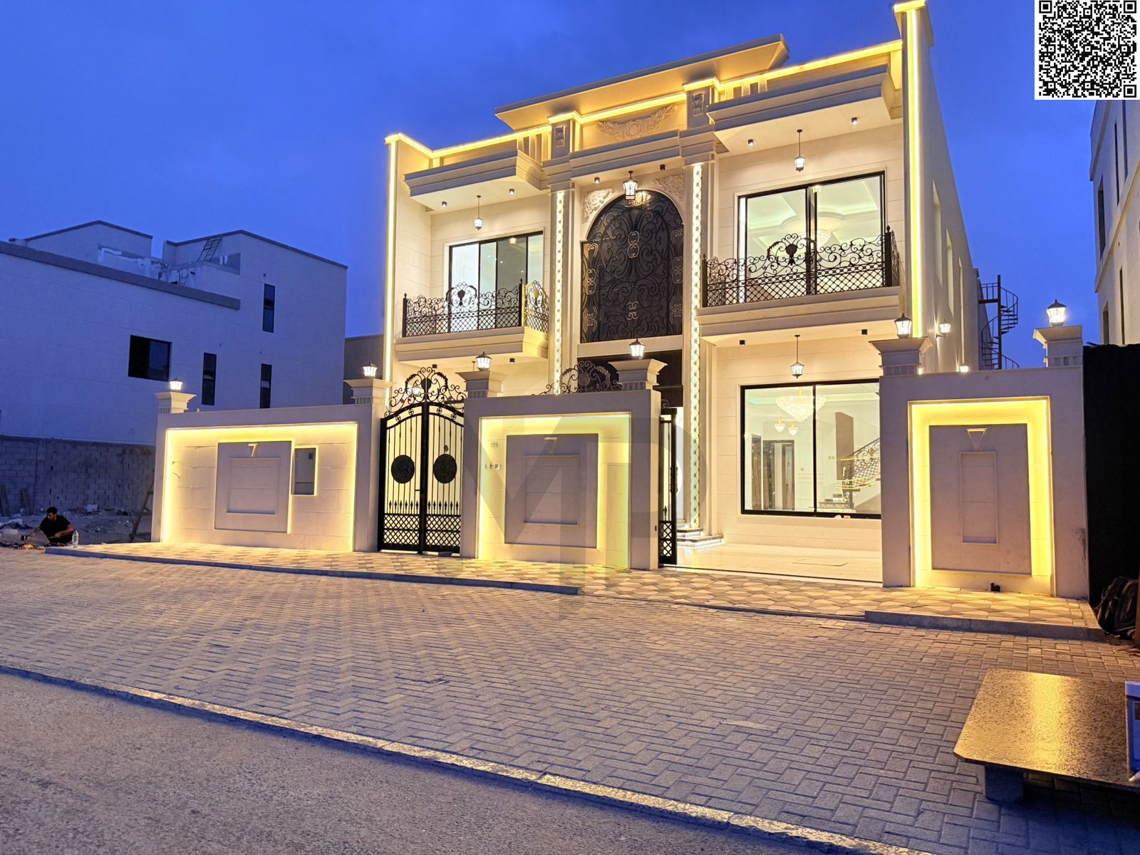 Luxury villa for sale in Al-Aliya area – luxurious design, fully equipped with air conditioning, land area 4300