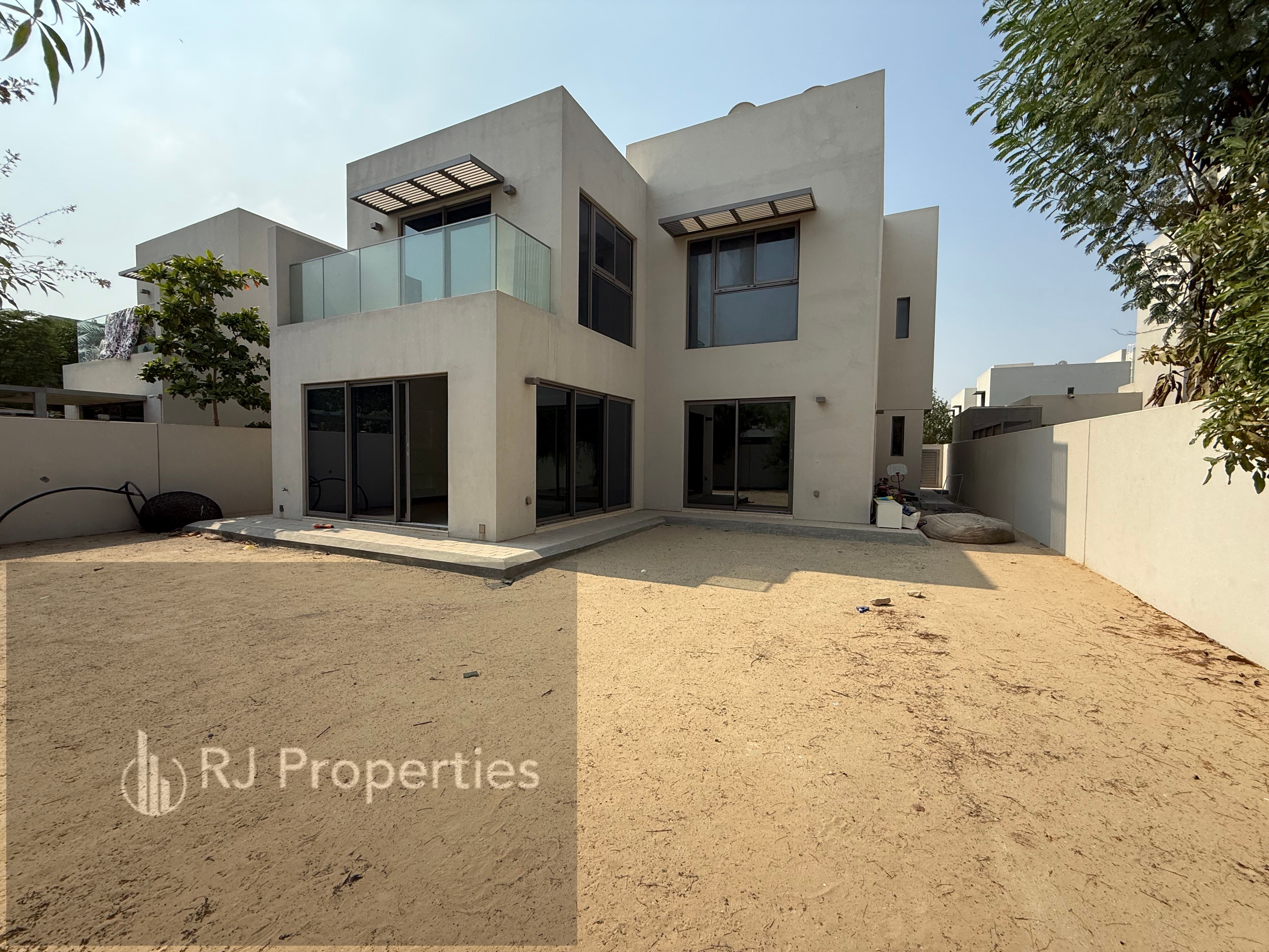 LUXURY 4BHK Villa with private garden wardroob balcony maid room