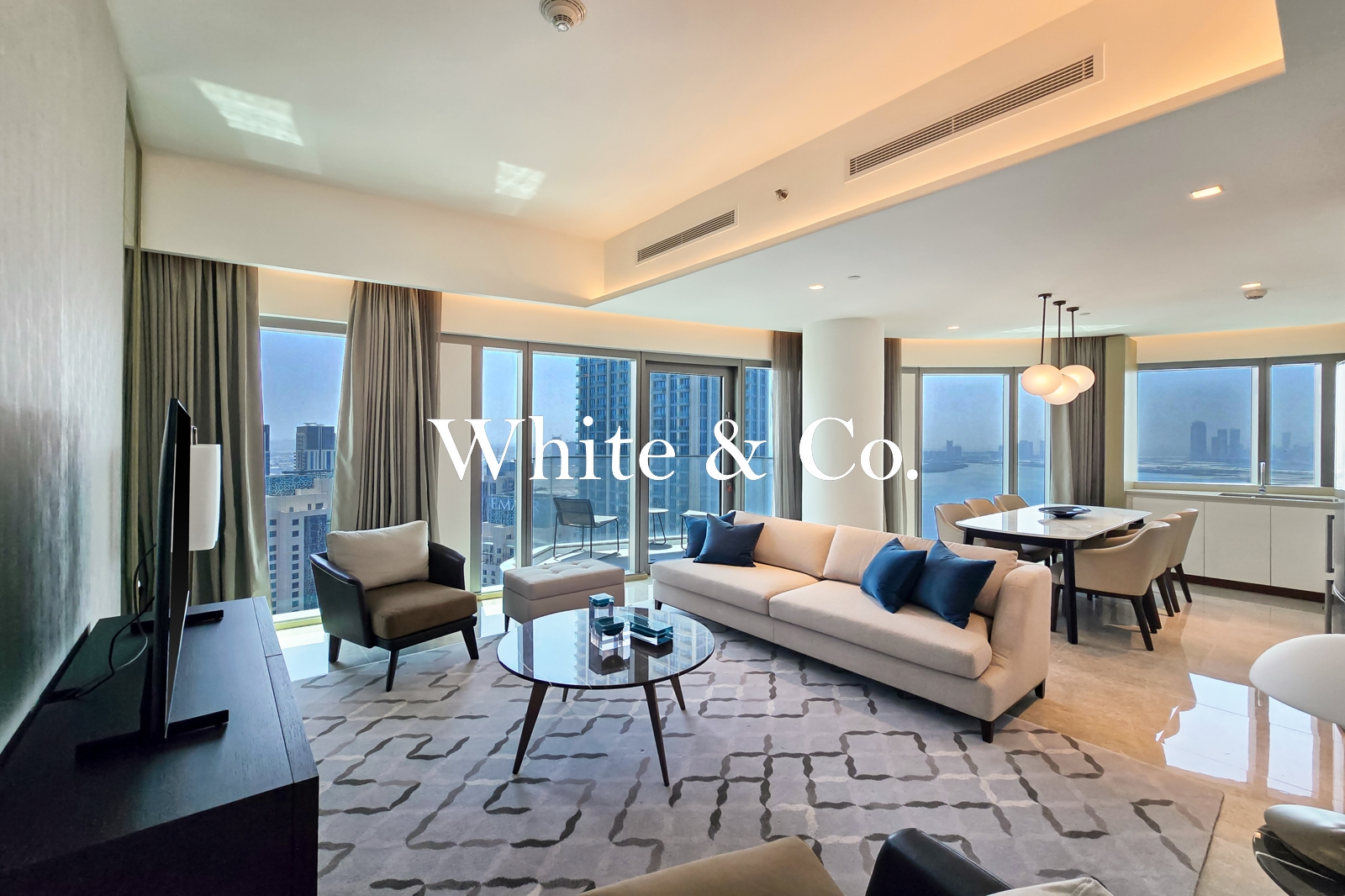 High Floor | Corner Unit | Skyline View