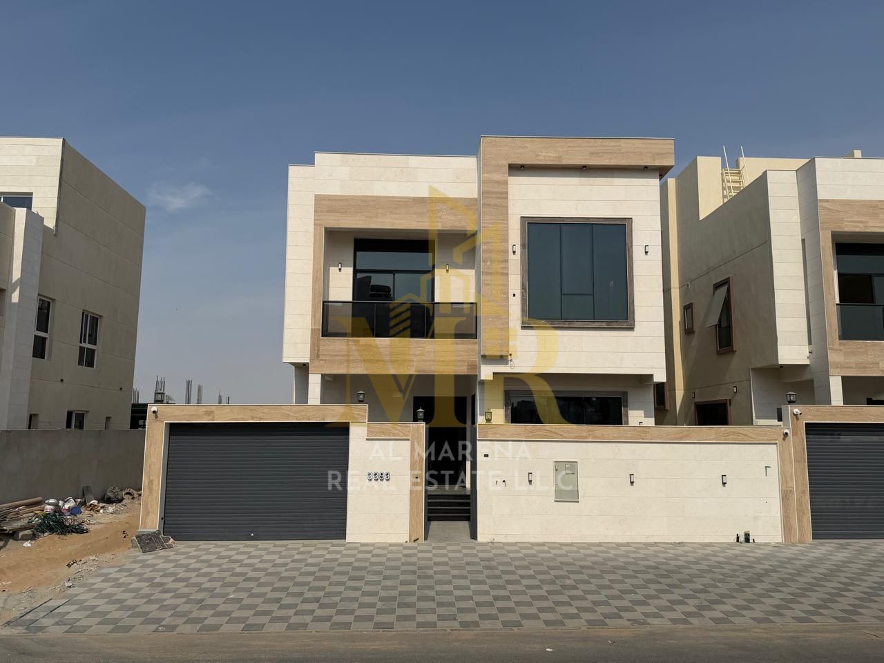Seize this exceptional opportunity to own a luxurious villa with an elegant architectural design. The price includes air conditioning.