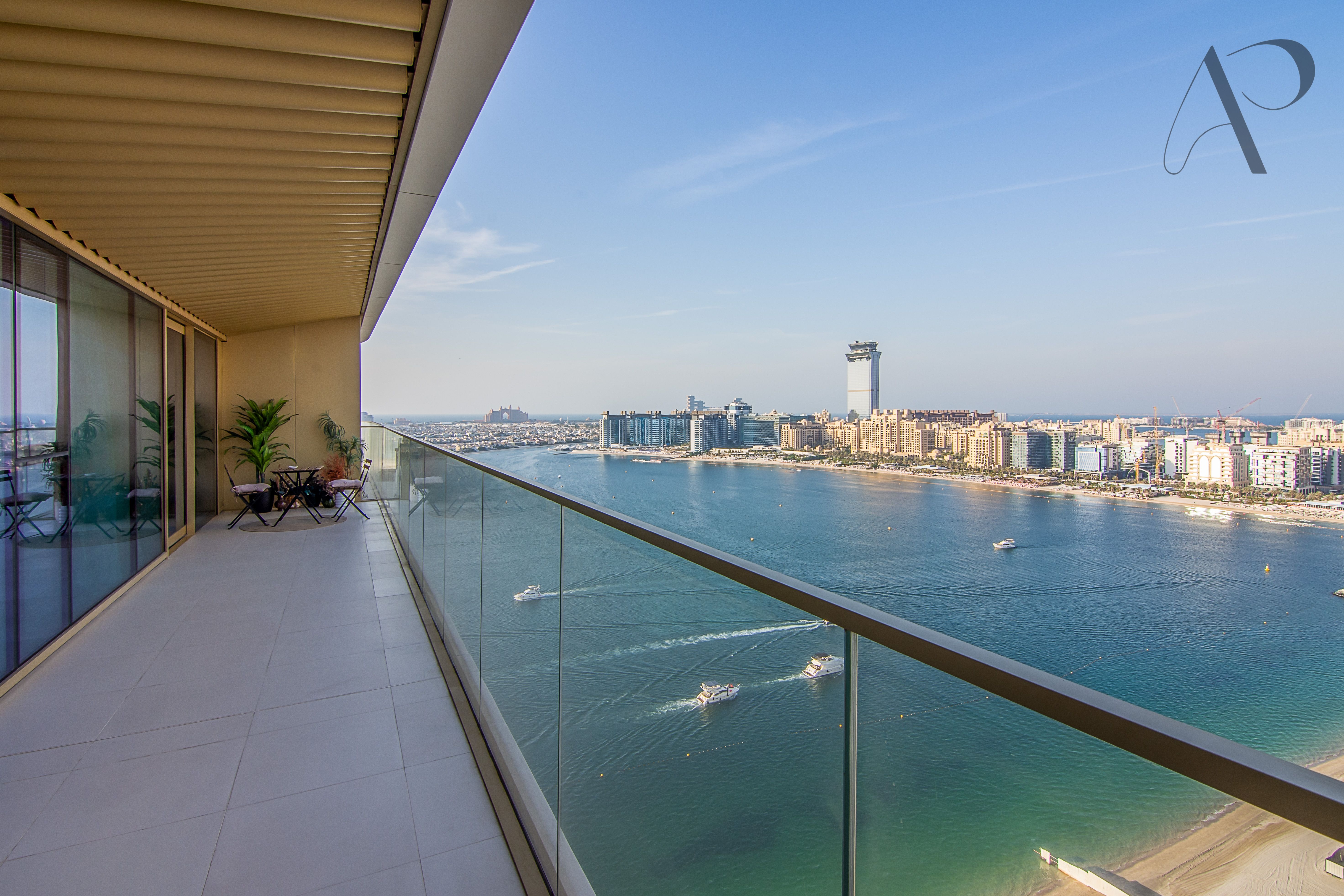 Skyline Serenity – Luxury Beachfront Living at Grand Bleu T2