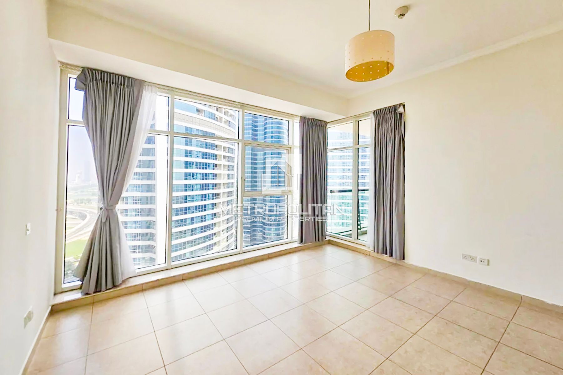 Spacious 2 bed | Beautiful View | Rented