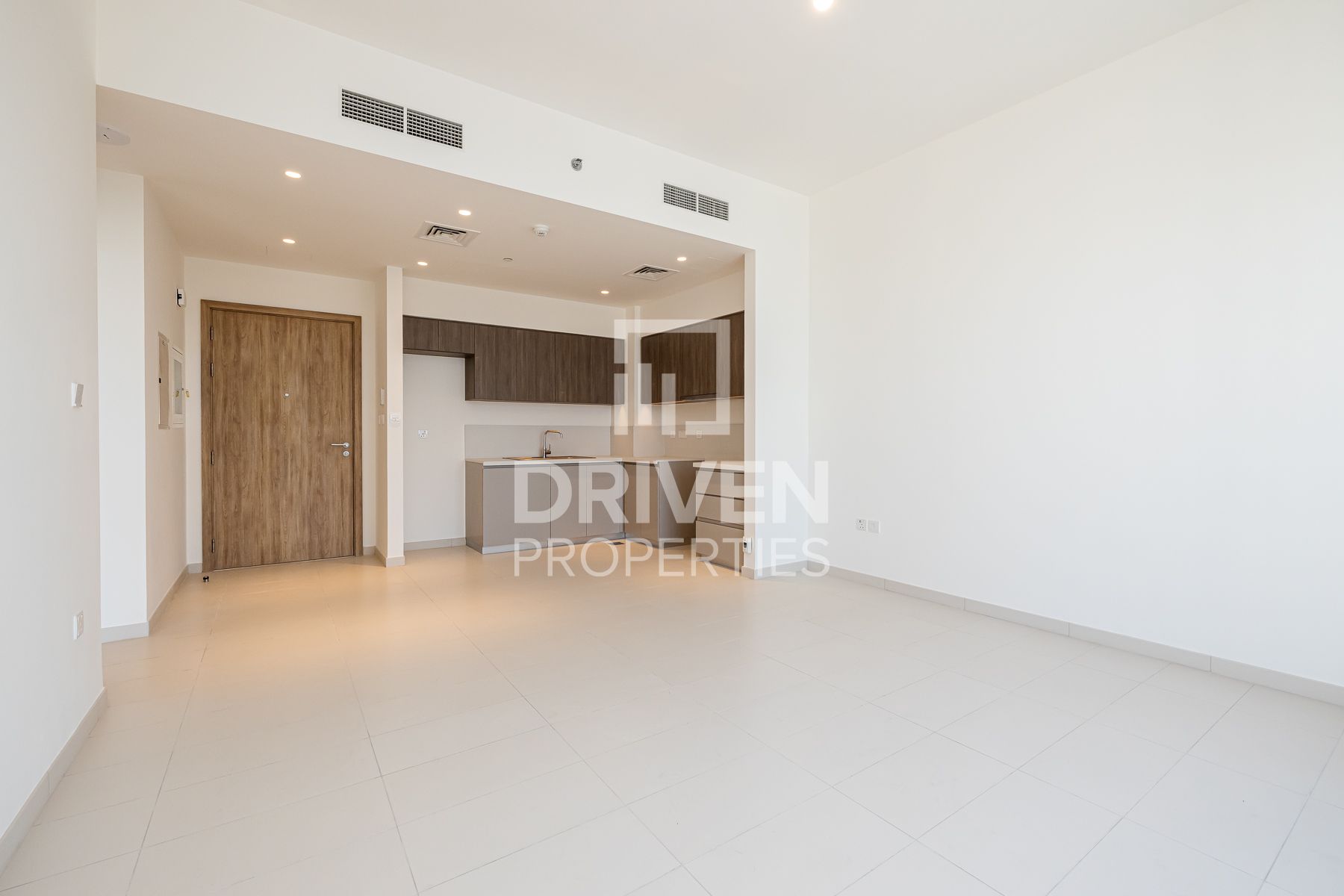 New and Upgraded High Floor | Burj Views
