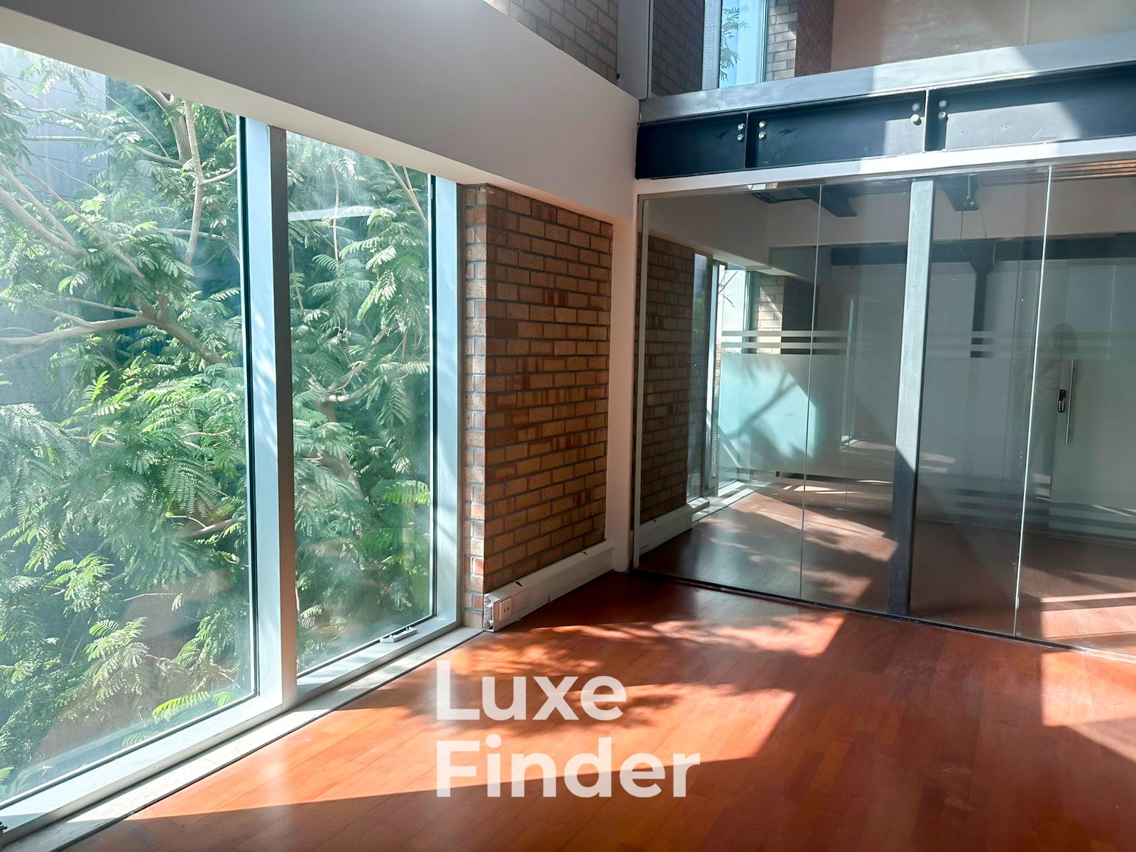 Prime Duplex Office I DDA License I Fitted
