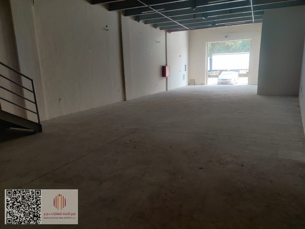 Warehouse for Annual Rent in Ajman – Al Jurf Industrial Area 1 (Behind Nesto) -- Location: Located in Al Jurf Industrial Area 1, a prime location beh