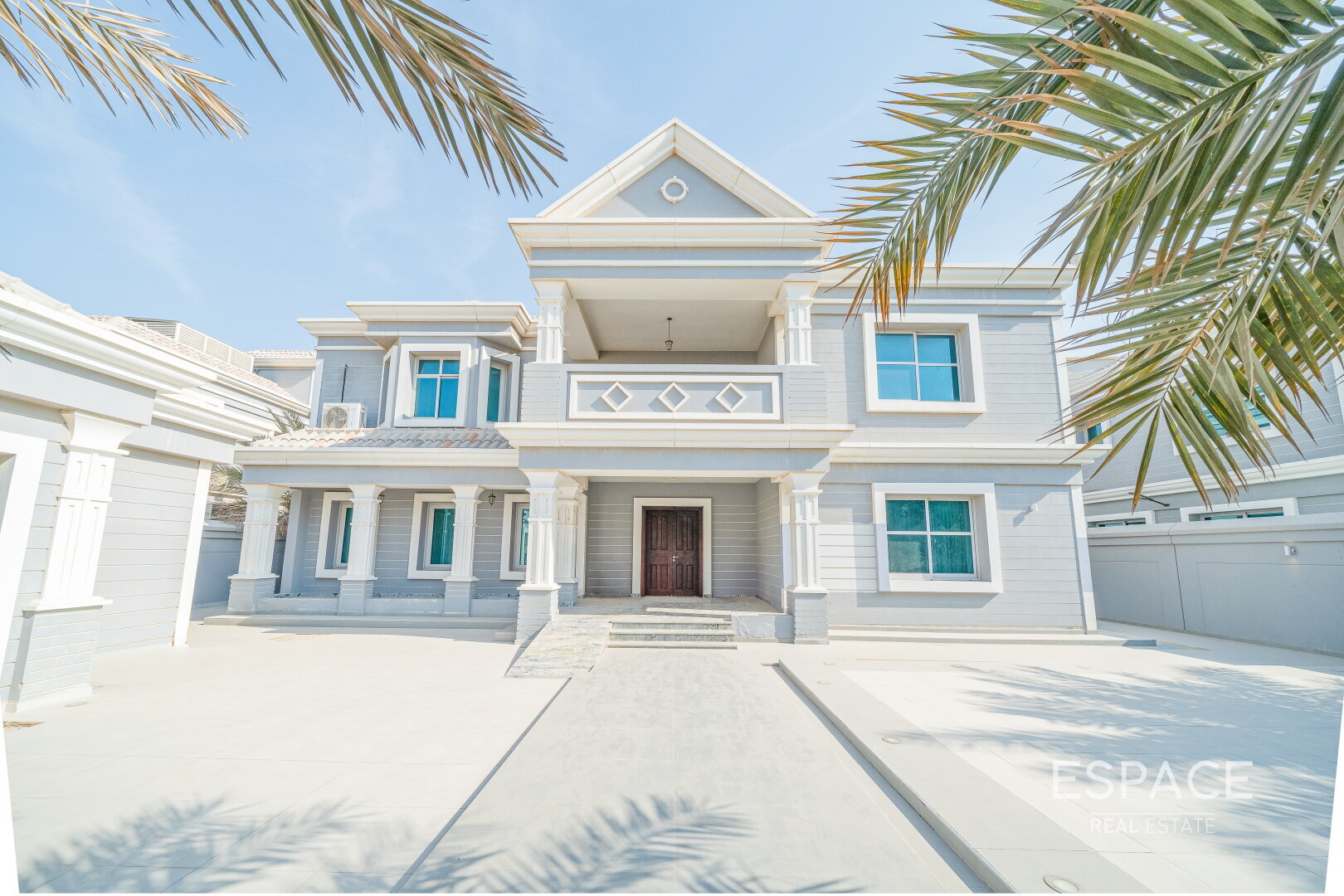 Exclusive | Single Row | Detached Villa