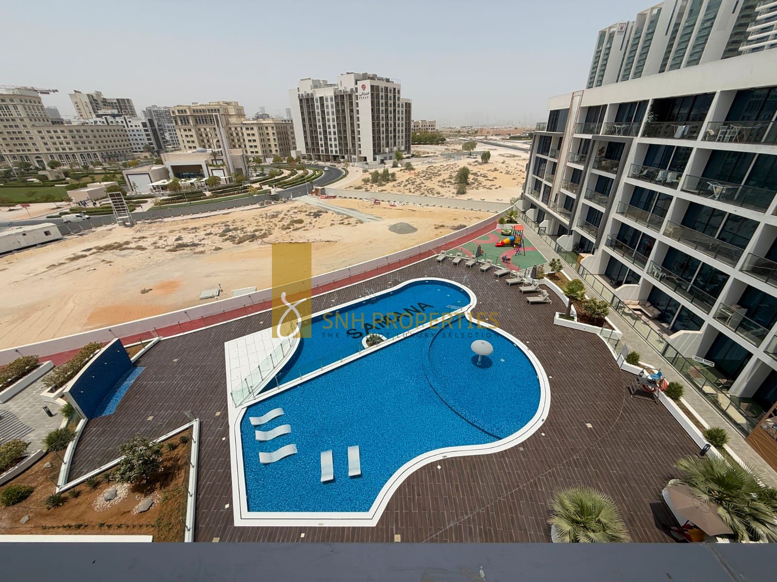 READY TO MOVE IN | POOL VIEW | LUXURIOUS