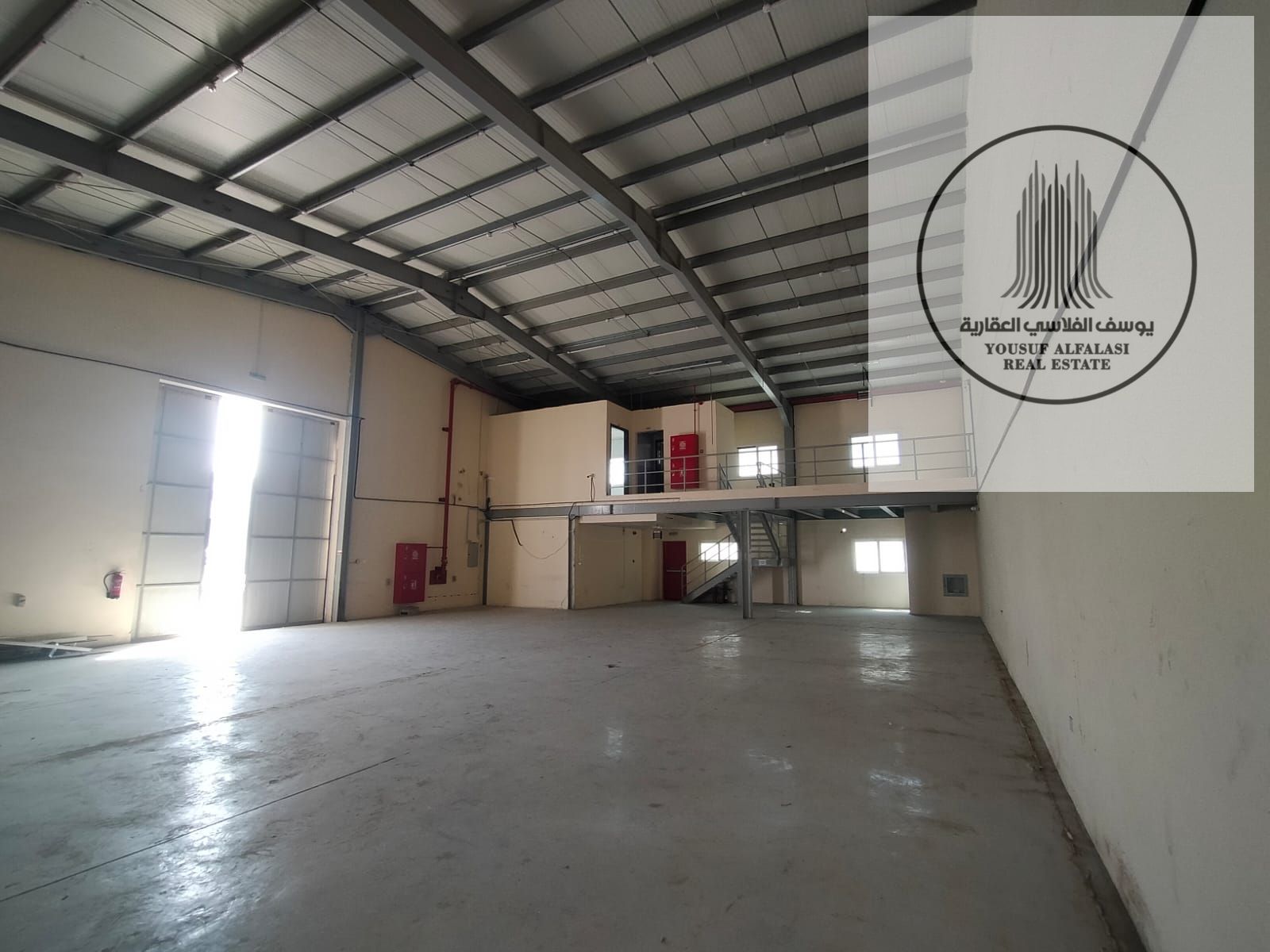For rent in Al Sajaa, a warehouse with an space of 4000 square electricity 36