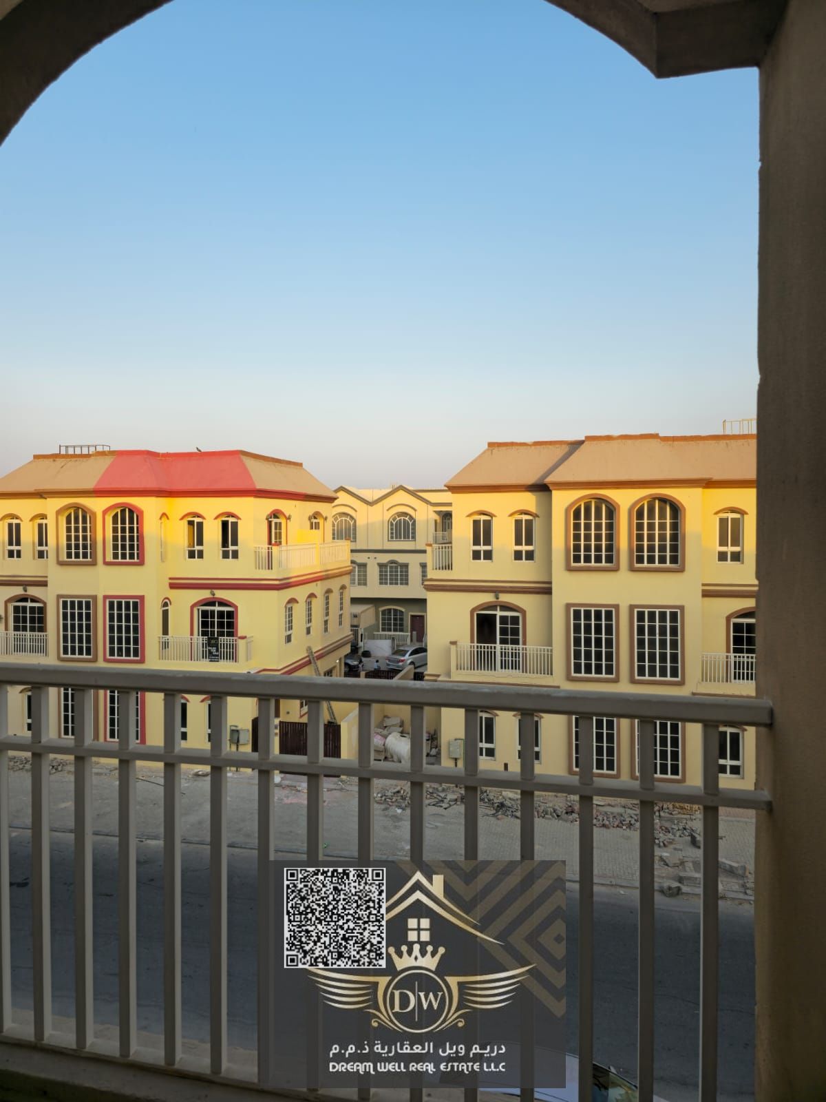 Best Price! 3-BedroDiscover your new home in the vibrant Uptown community! This spacious 3-bedroom townhouse om Townhouse in Uptown for Only AED 620K!