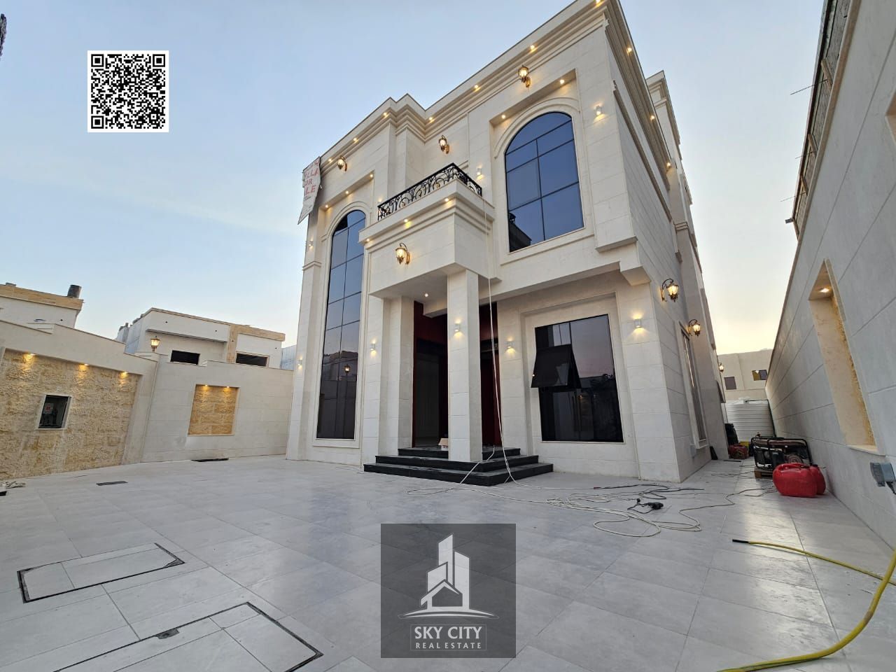 For sale: Classic corner villa on two streets, 7 master bedrooms (ground, first, and roof), price includes registration and ownership fees for all nat