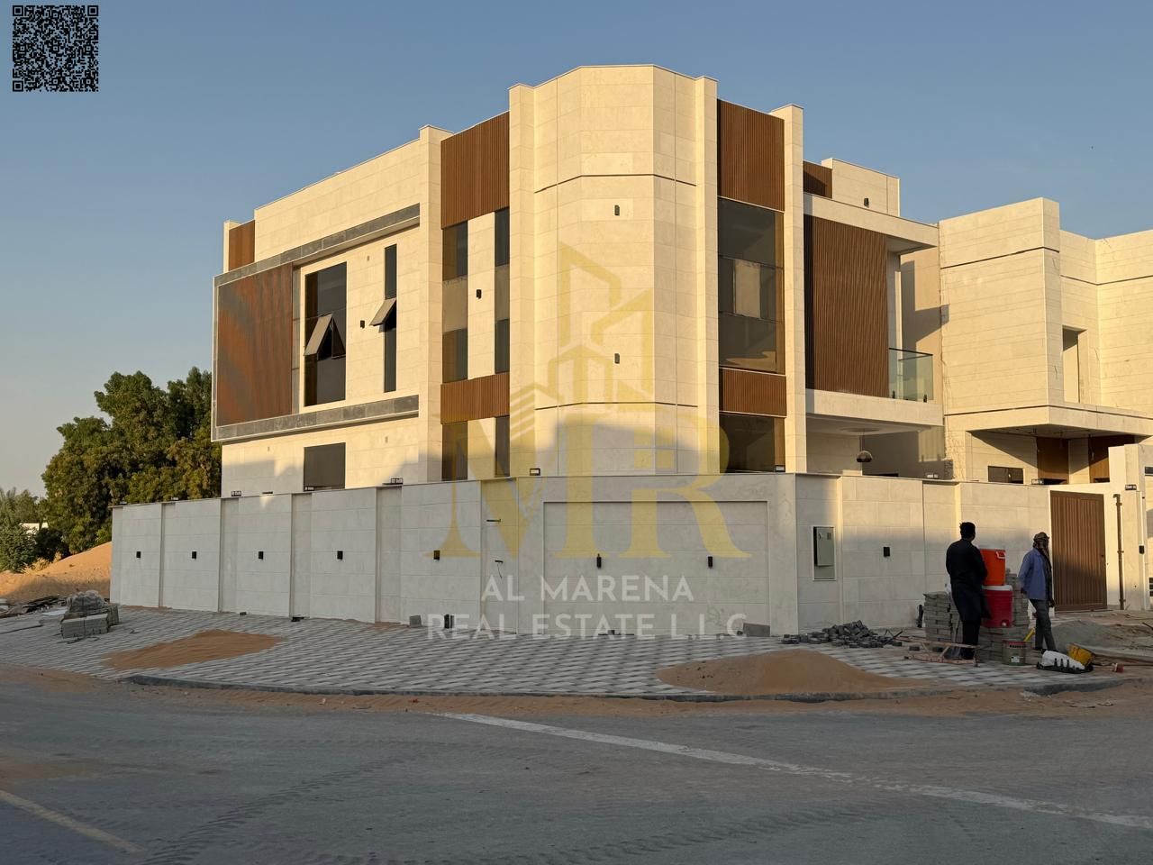 Villa directly from the owner, personal finishing, on a main street, close to all services, freehold ownership for all nationalities and without down