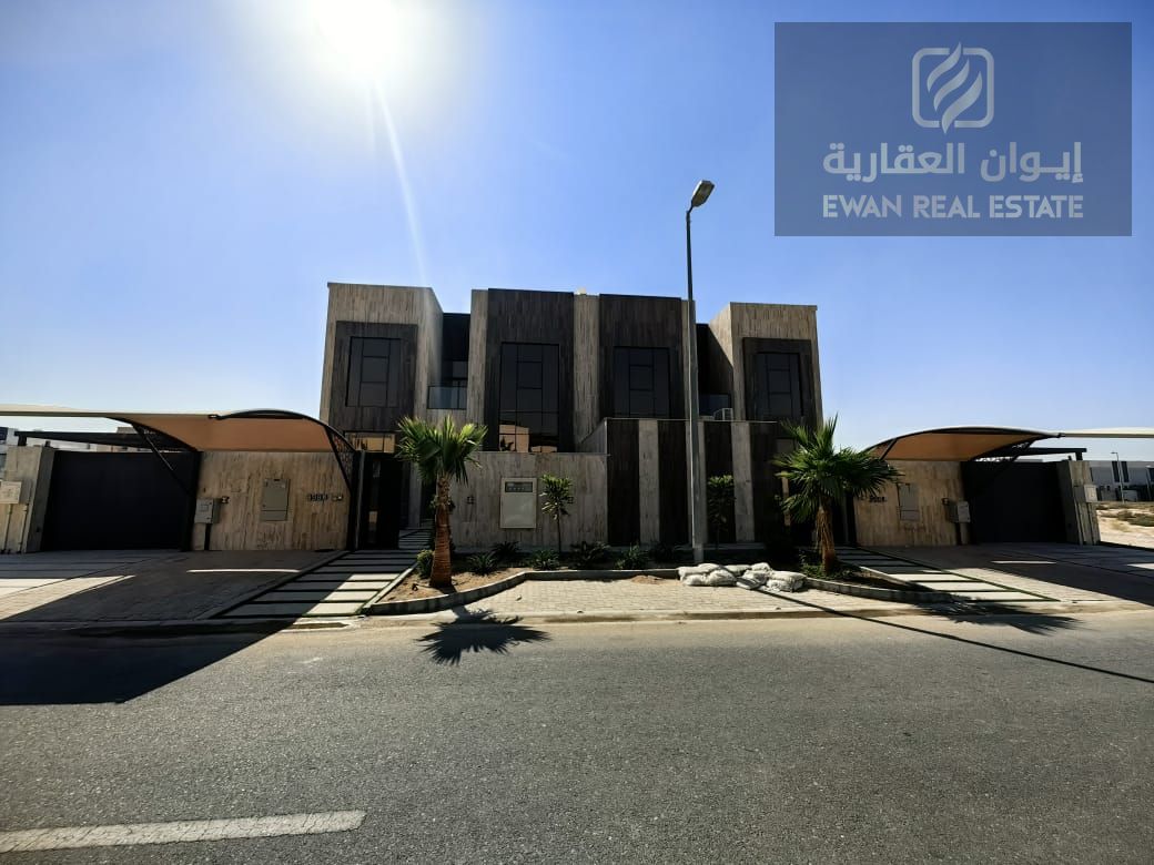 Villa for sale in Sharjah, Al Hooshi area. 5 master bedrooms per villa, with a swimming pool and beautiful garden.