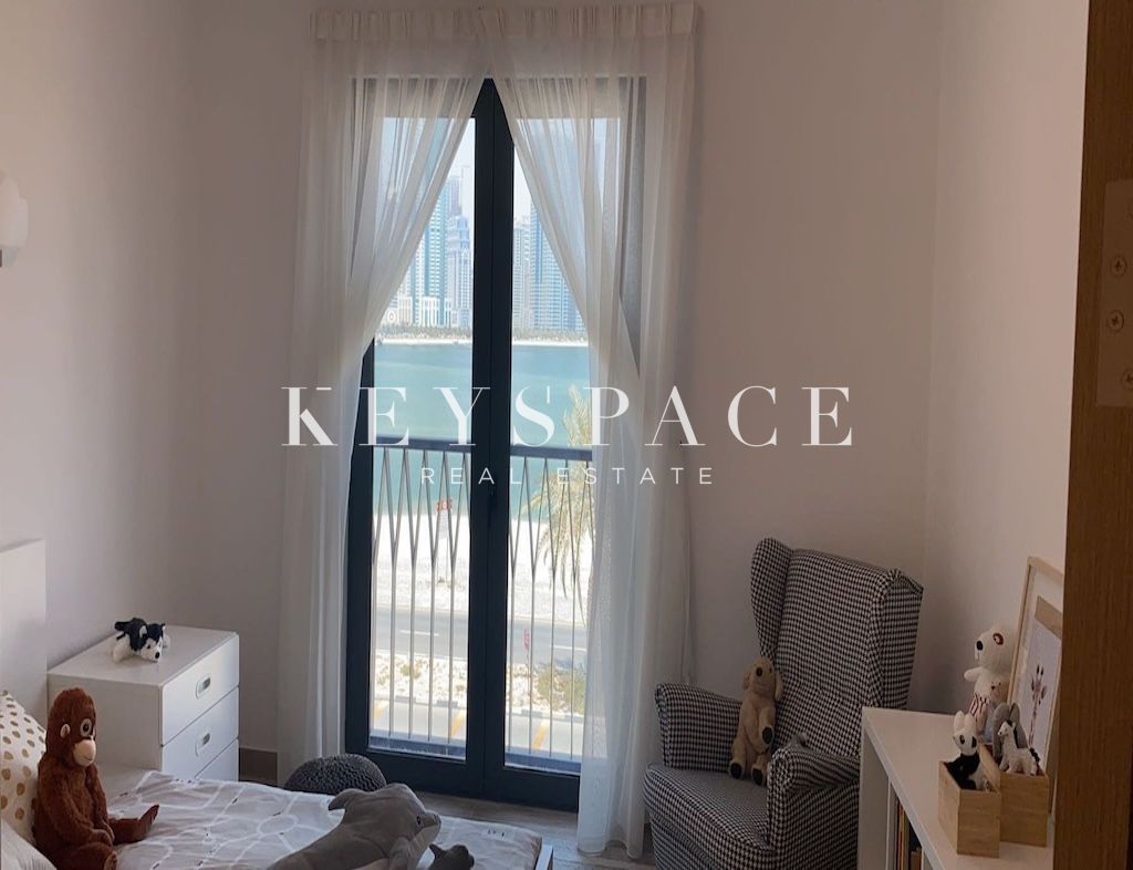 Waterfront Luxury Apartment | Panoramic Sea Views