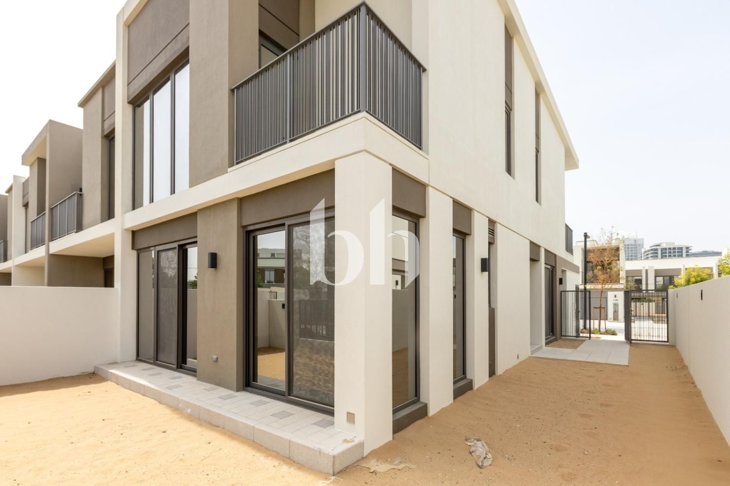 Walk to Pool | Internal Location | Landscaping