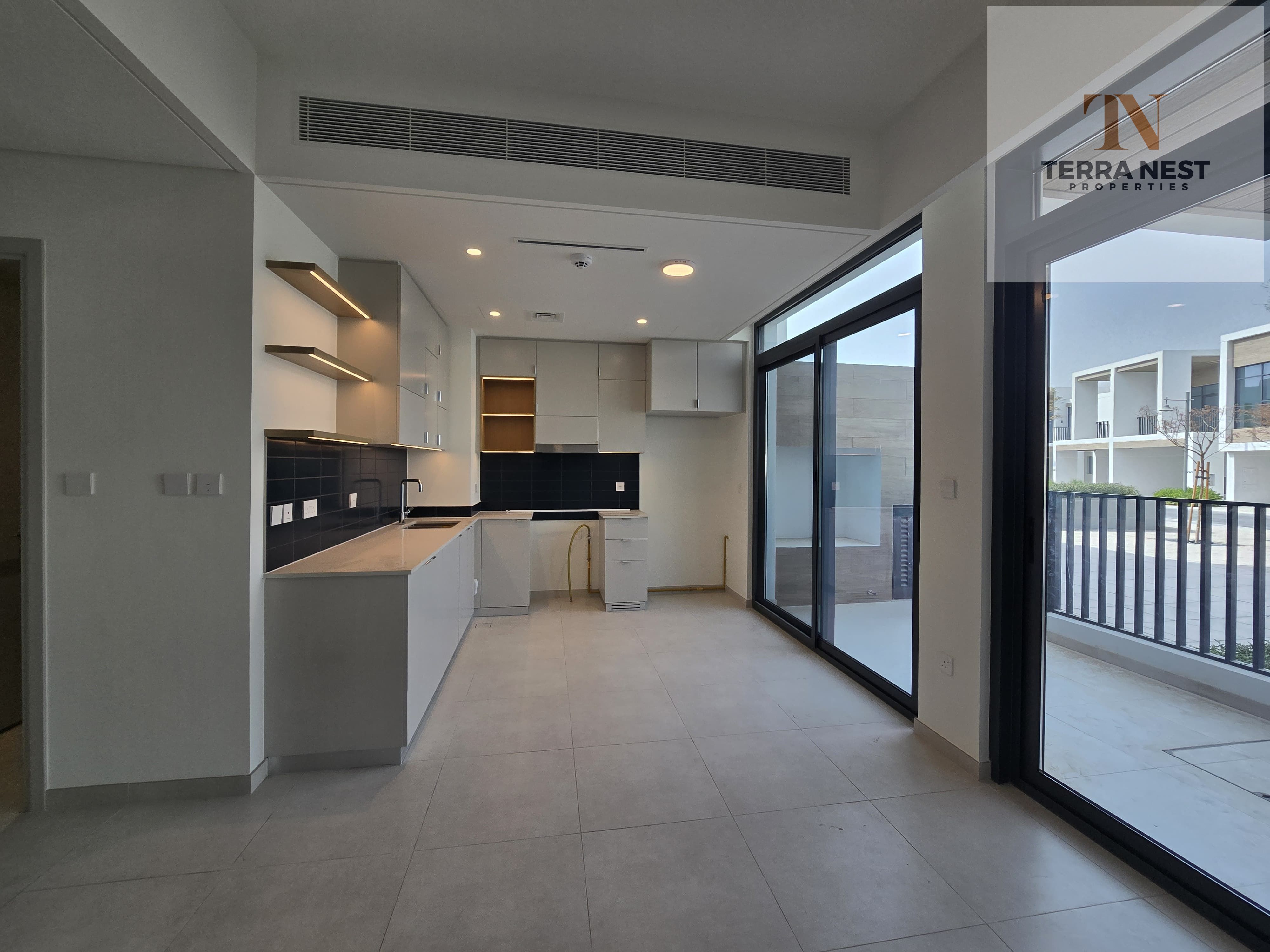 LUXURY 3 BR VILLA | MAID + GARDEN | PRIME LOCATION
