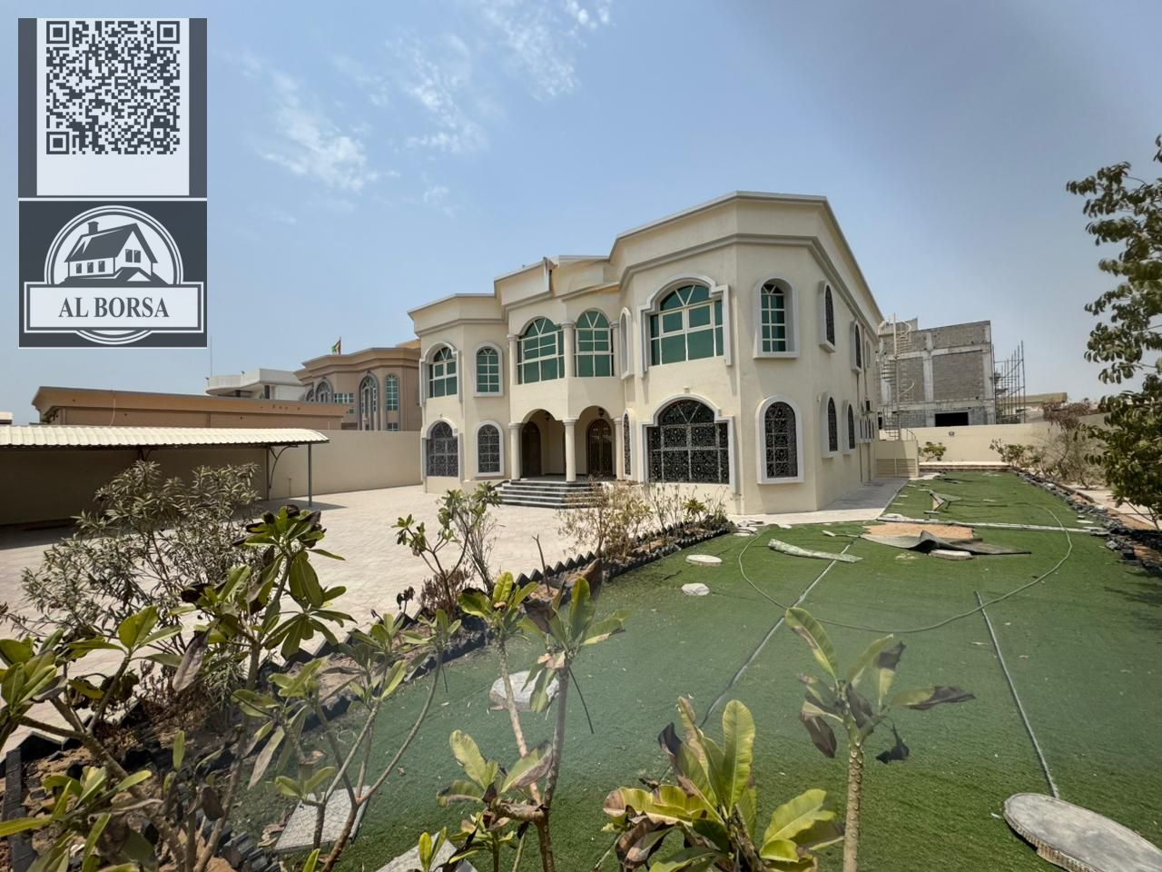 For Rent: Luxurious Villa in Ajman, Al Hamidiya 1 Area 10-bedroom villa with a large swimming pool, 2 living rooms, and 2 majlis (formal sitting r