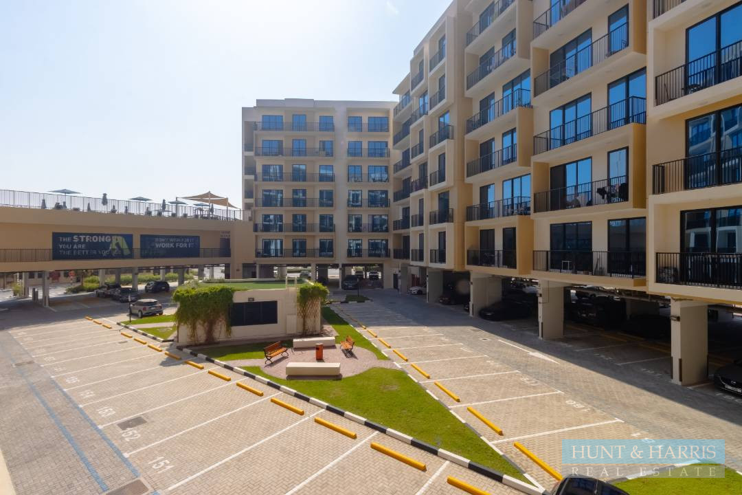 Studio for Sale in Al Hamra Marina - Brand New - Community View