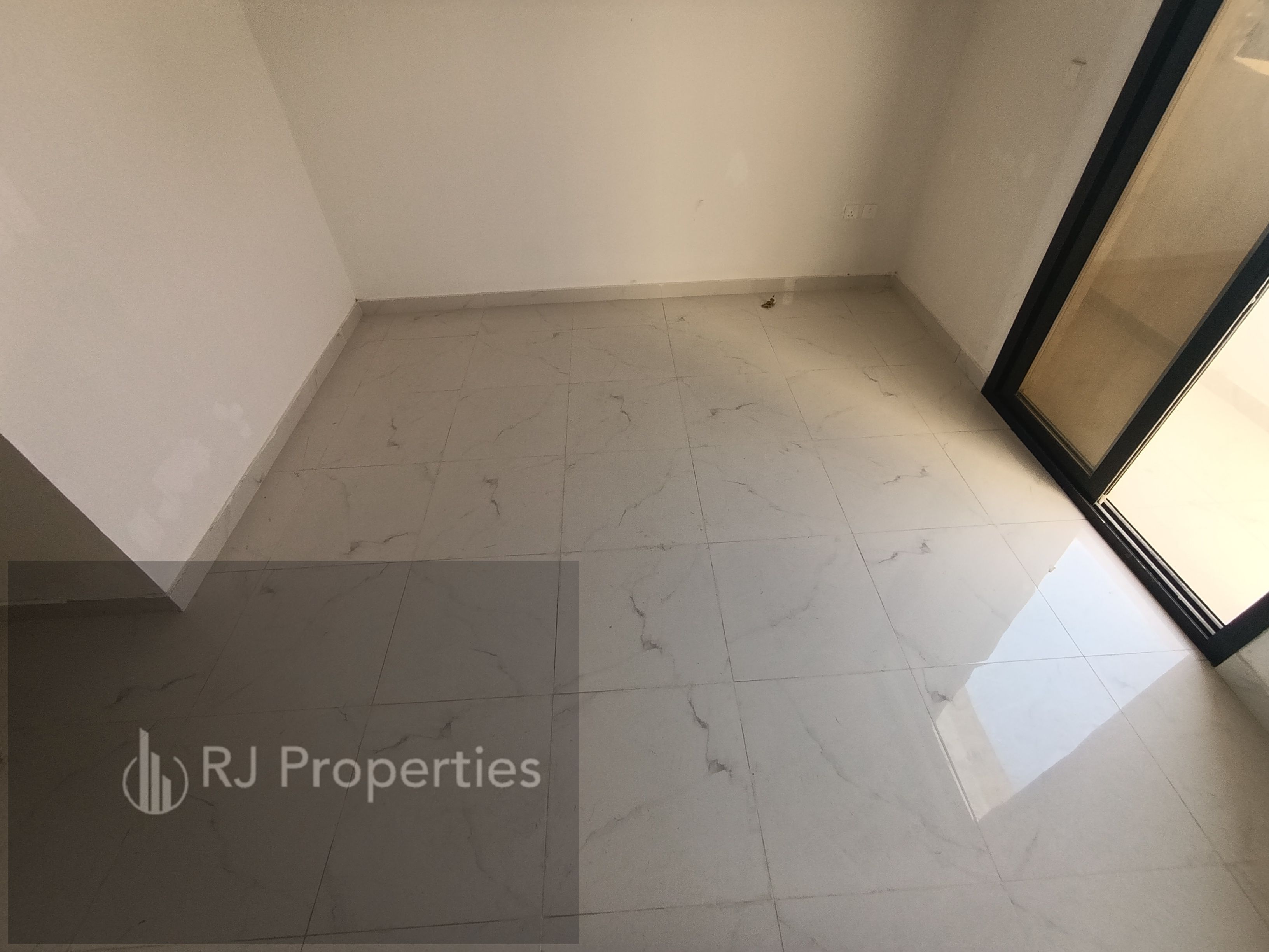 Specious Studio apartment brand new building with balcony