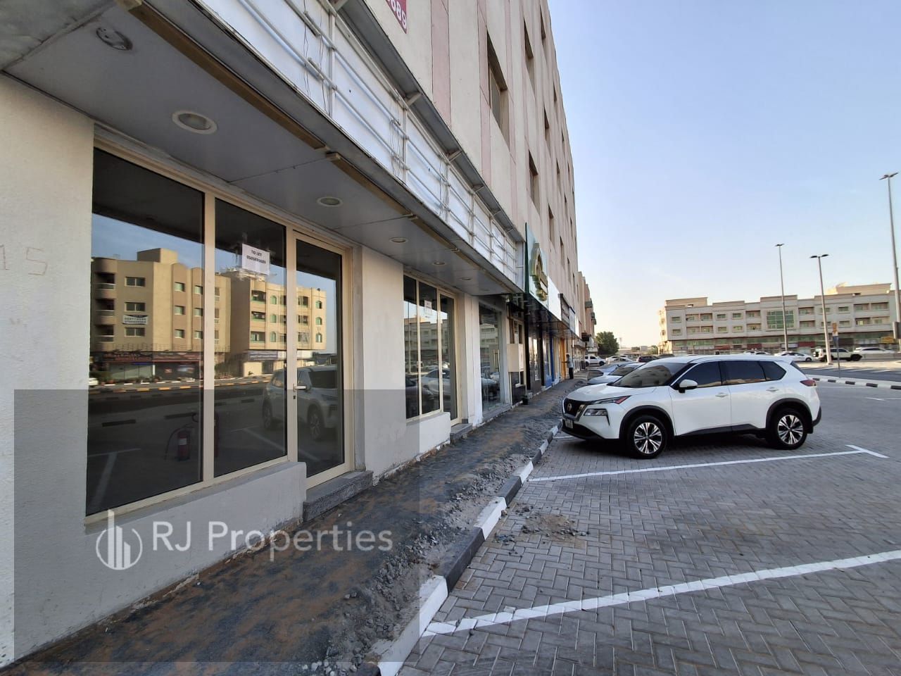 SHOP FOR RENT PRIME LOCATION MAIN STREET PARKING AVAILABLE IDEAL Business Spot