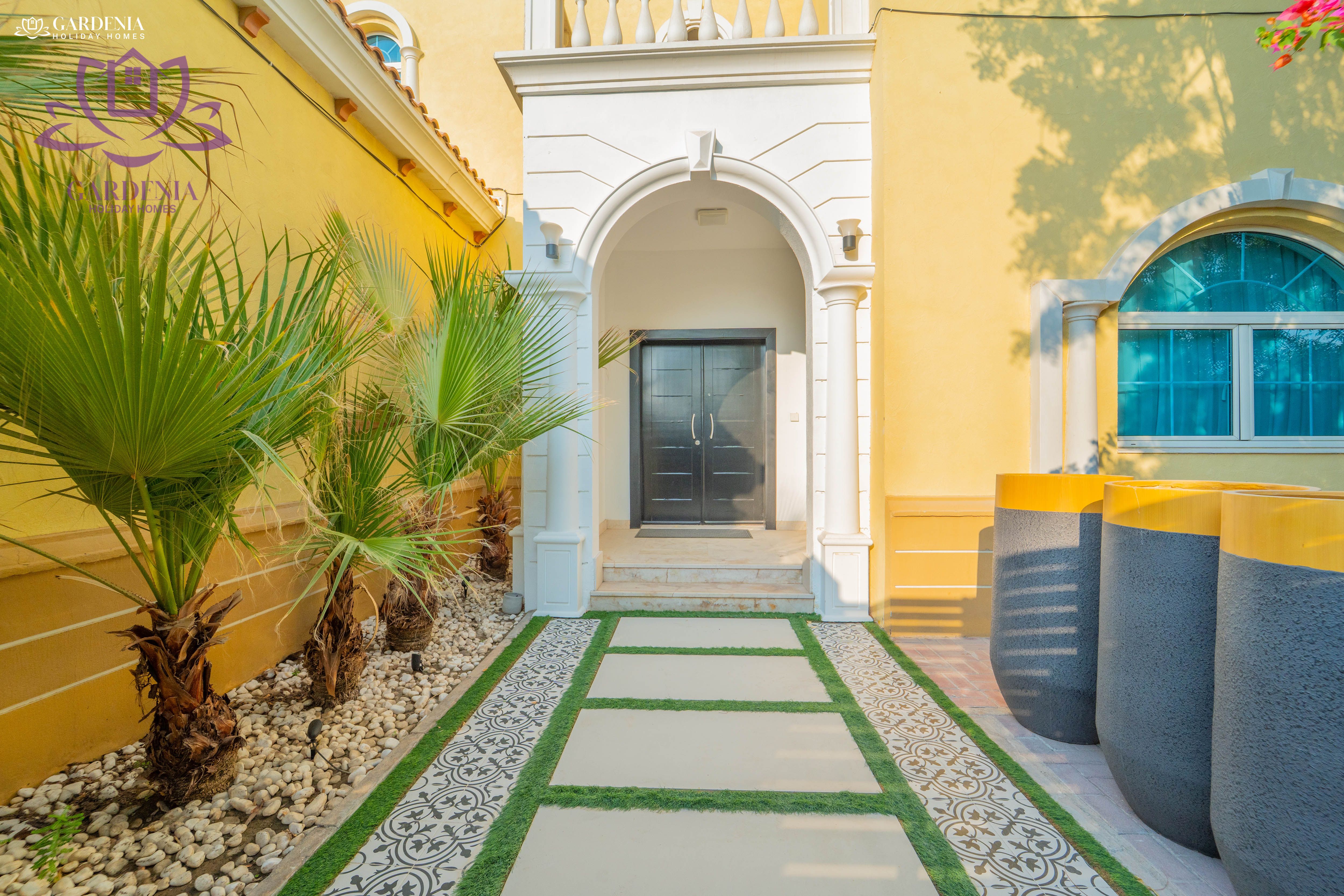 Luxury Villa with Private Pool & Garden | Fully Furnished | Jumeirah Park