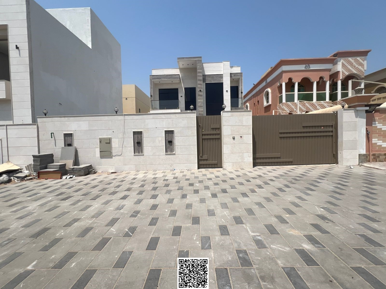 Special offer from the owner – Villa in Al Rawda, 5 master bedrooms, two floors, majlis and two living rooms, yard with swimming pool, 4,300 sq ft, el