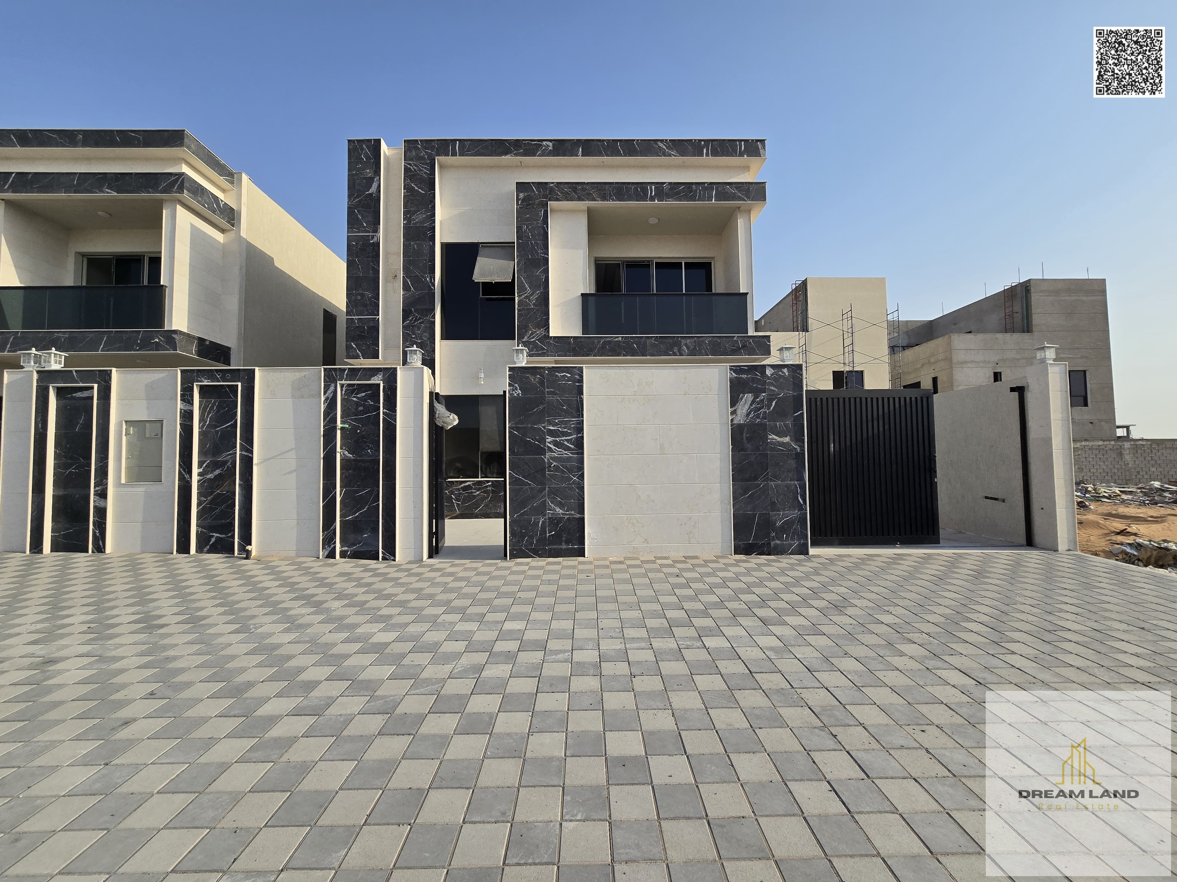 At a bargain price, including freehold fees, for all nationalities, with super deluxe finishes and personal construction, with freehold ownership for