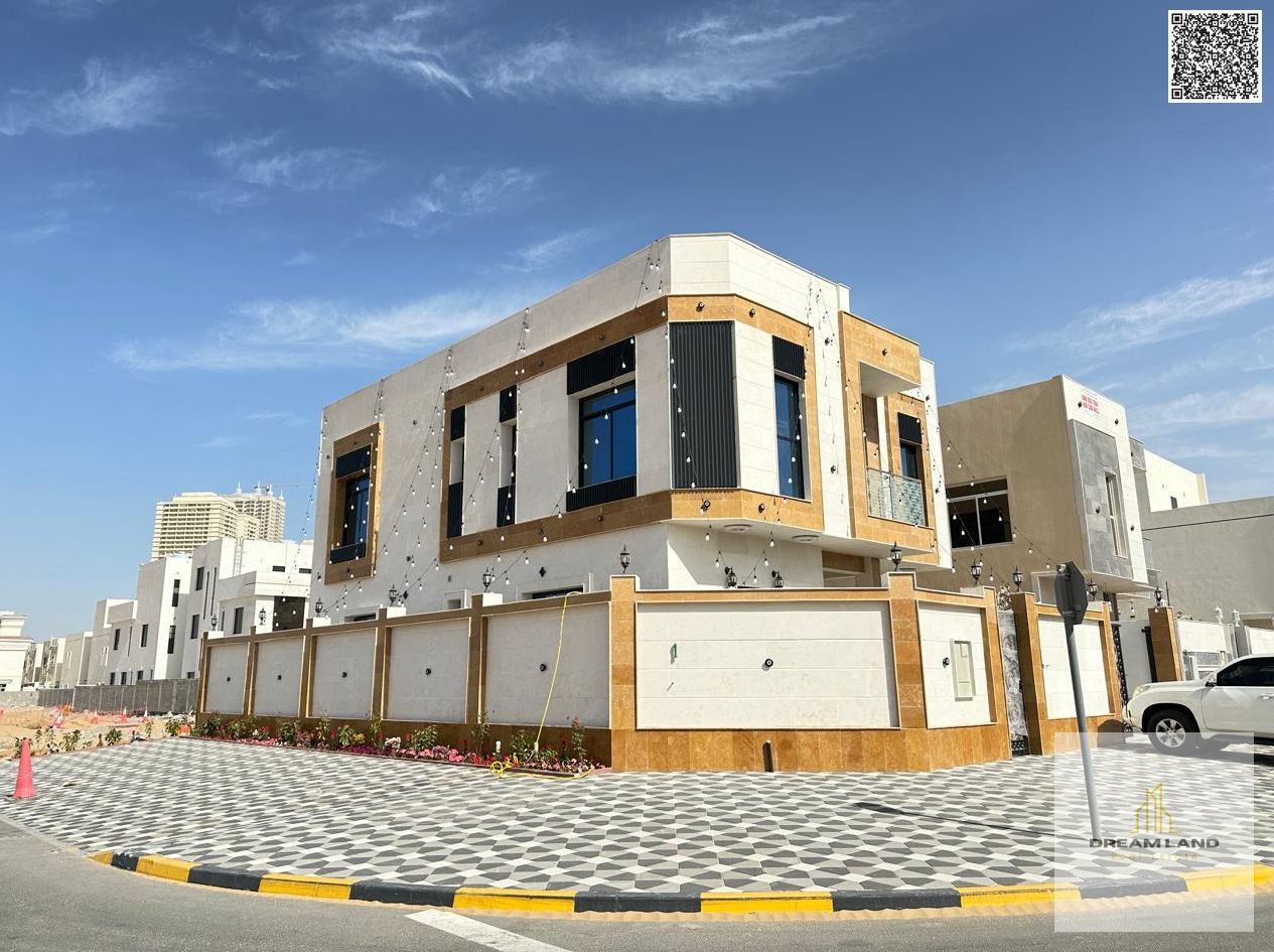 Villa for sale, new, first resident, in Al Amerah area, Ajman, land area 3014 feet, building area 3500, consisting of 5 master bedrooms, a living room