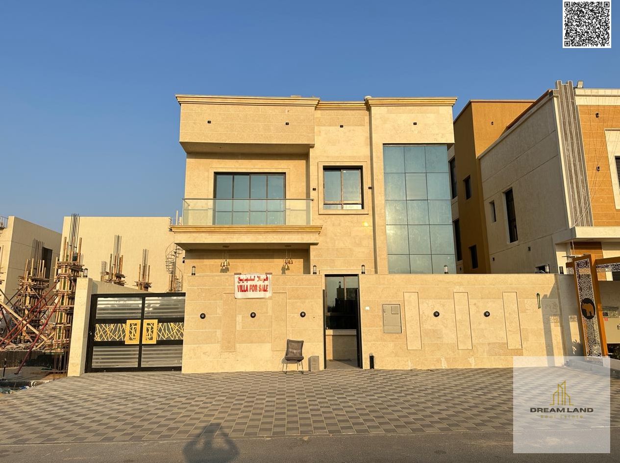 A villa directly from the owner, with personal finishing, on a main street, close to all services. Freehold for all nationalities and without a down p