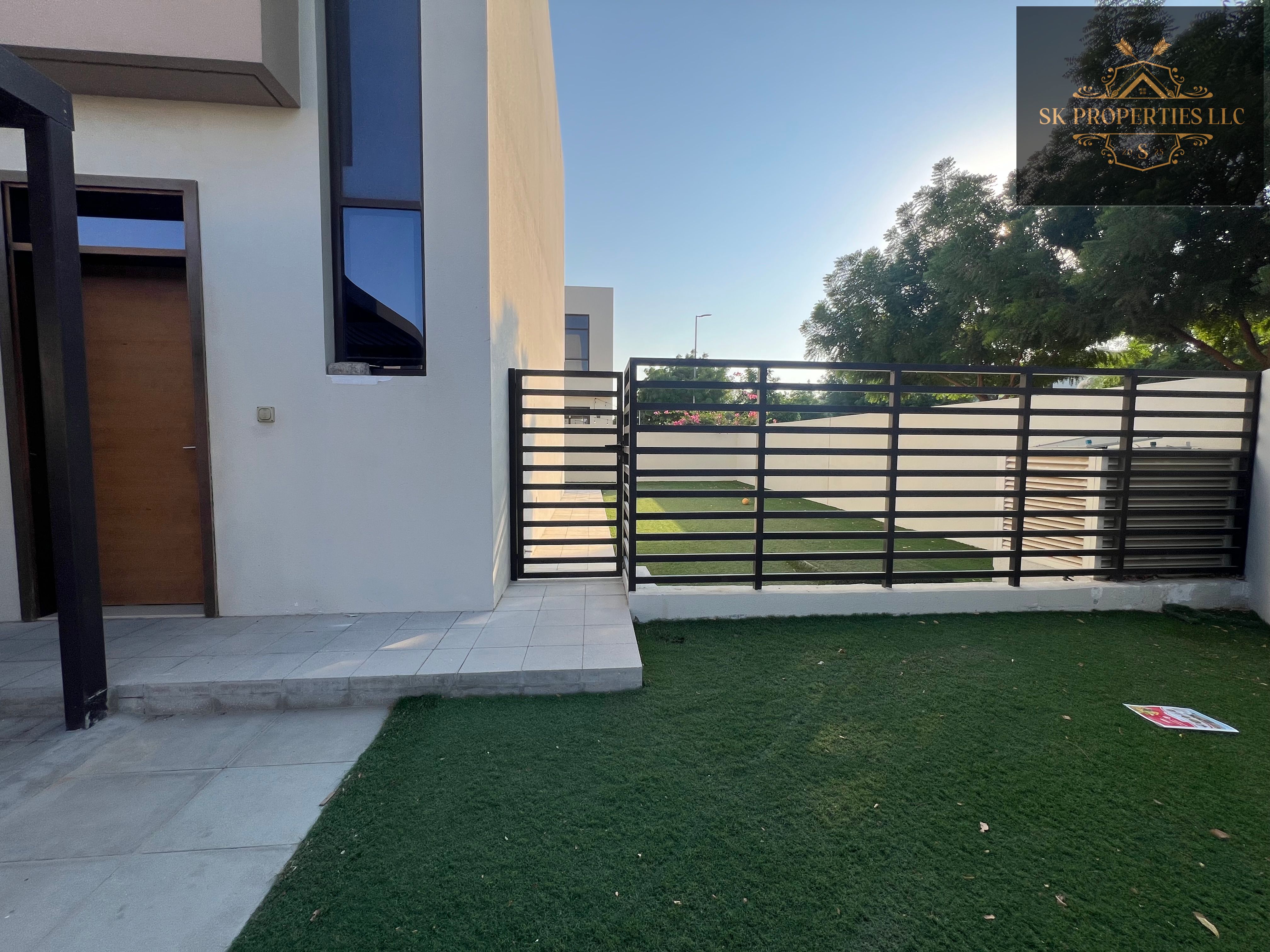CORNER 3 BR VILLA AVAILABLE FOR RENT WITH MAID ROOM