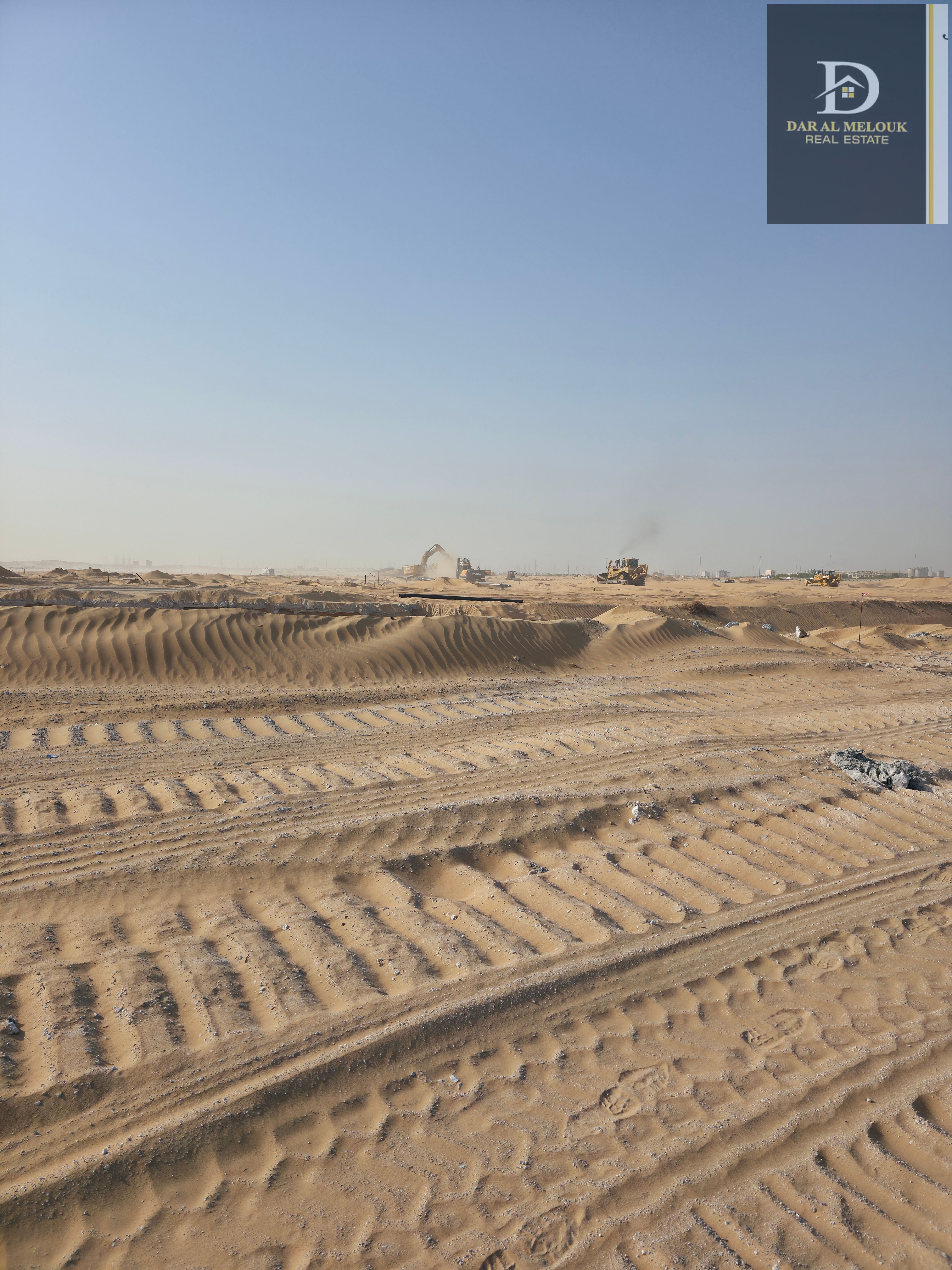 For sale in Al Sahma – Commercial/residential land in a strategic location on the main Khor Fakkan road Area: 18,154 sq ft On the Khor Fakkan main road embankment