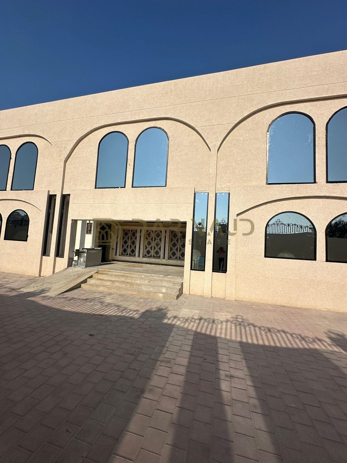 Specious and Prime located Commercial villa for rent