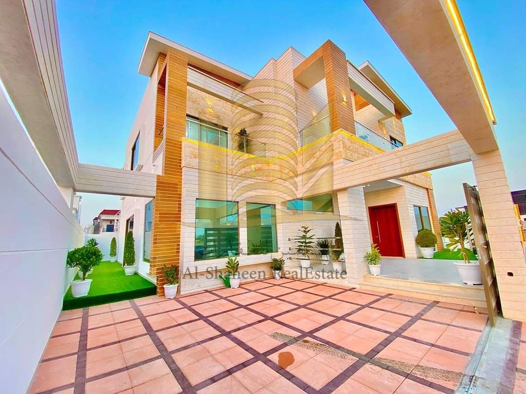 Villa for rent in Ajman, Al Yasmeen area 4000 sq ft 5 master bedrooms, 2 living rooms, majlis, kitchen, maid's room, and yard Corner villa on two streets Price: AED 125,000