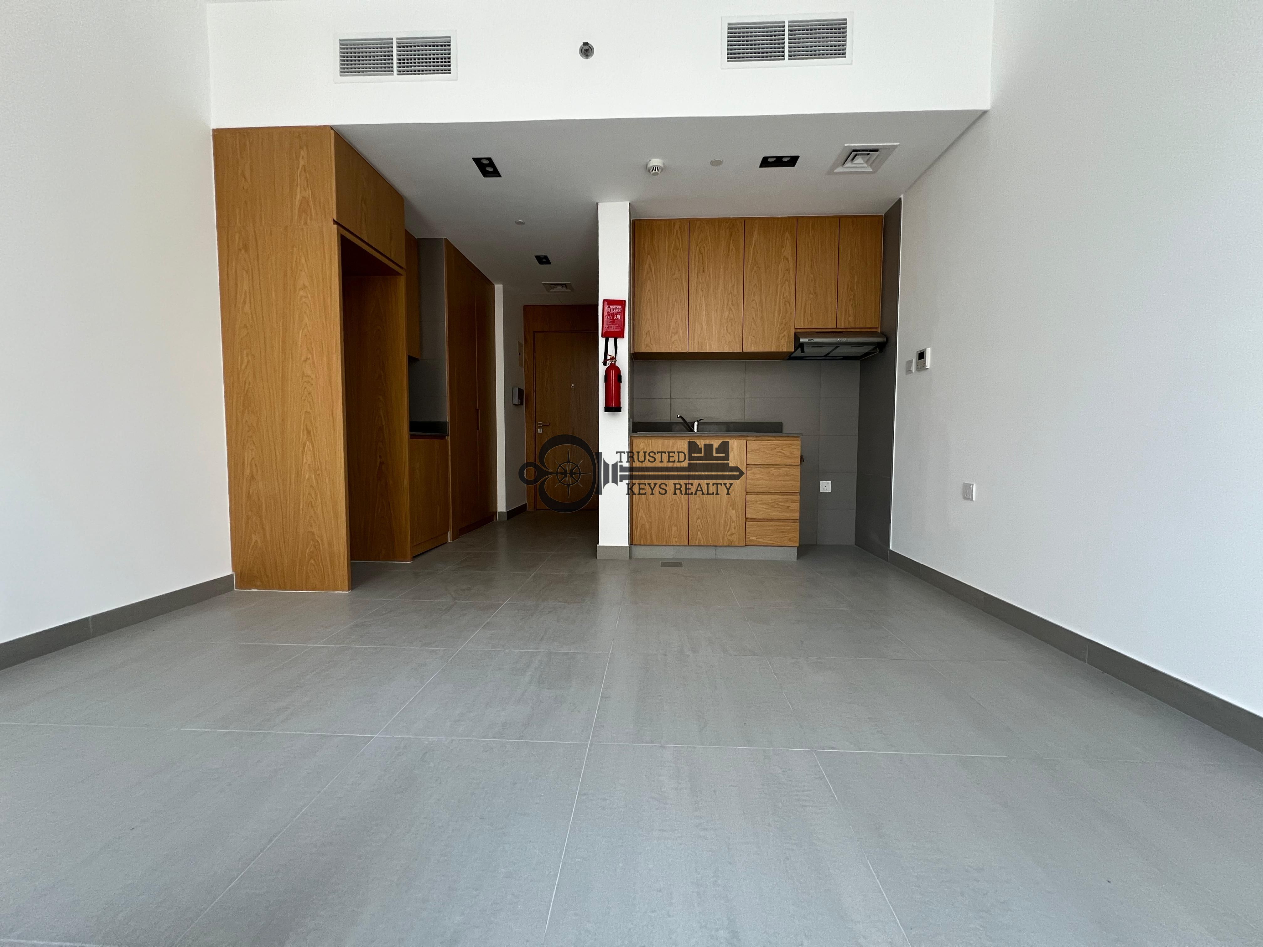 One medium studio apartment available in AlMamsha for rent