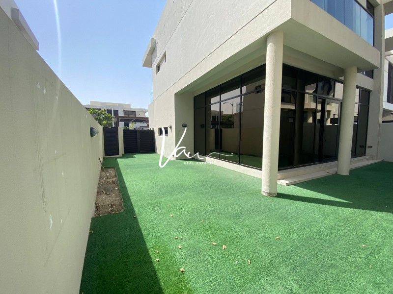 Spacious THM 3BR+M Villa with Private Garden Area