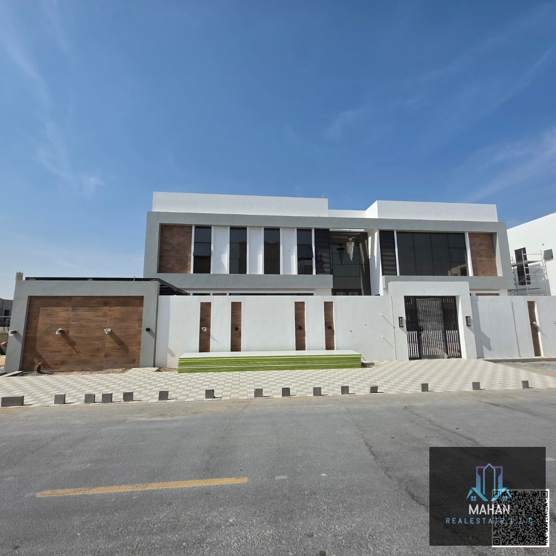 Al zahay 6400 land Build up 6000 5 bed Swimming pool 4.8 price Including ac