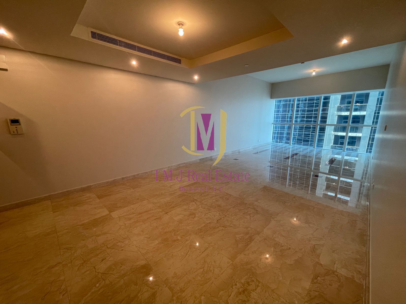 UNFURNISHED | 1BR | WELL-MAINTAINED | NEAR METRO