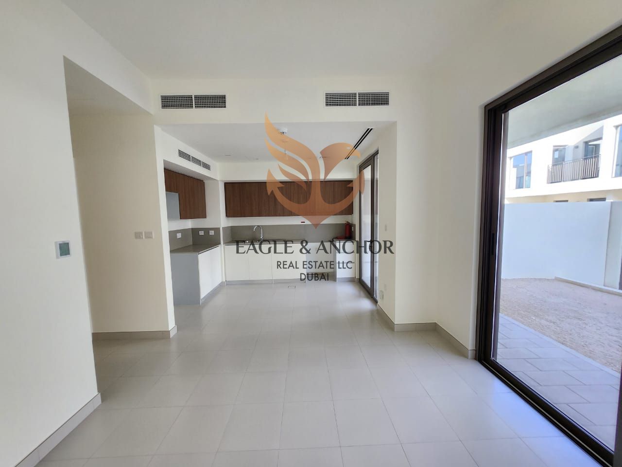 AMAZING LAYOUT | NEAR POOL | CHILER FREE