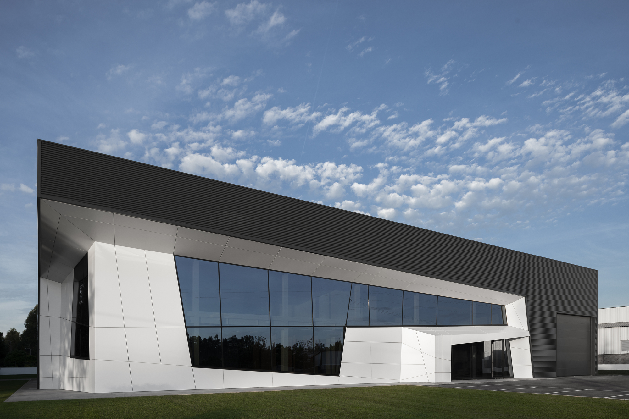 BUY YOUR OWN FREEHOLD COMMERCIAL PLOT FOR SHOWROOMS / WAREHOUSE / OFFICES | PAYMENT PLAN AVAILABLE