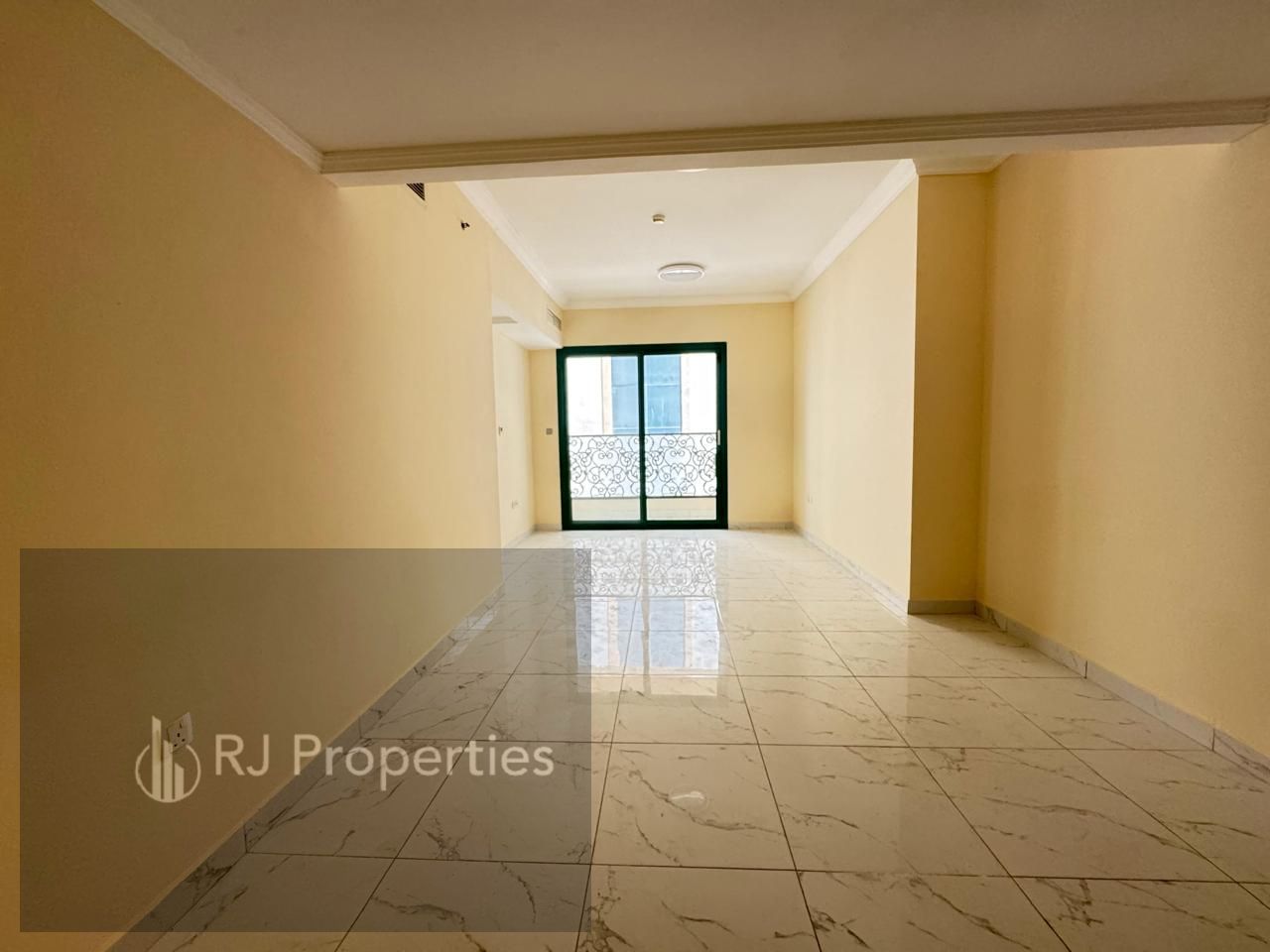 Very spacious 2bhk in school zone with balcony 3wishroom with parking 56k