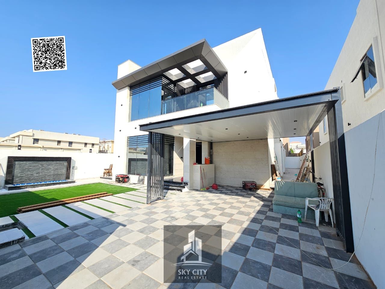 Ready to move in now! Price includes air conditioning. 5 master bedrooms, 2 luxurious living rooms, and high-end finishes in Al Muwaihat 1, Ajman.