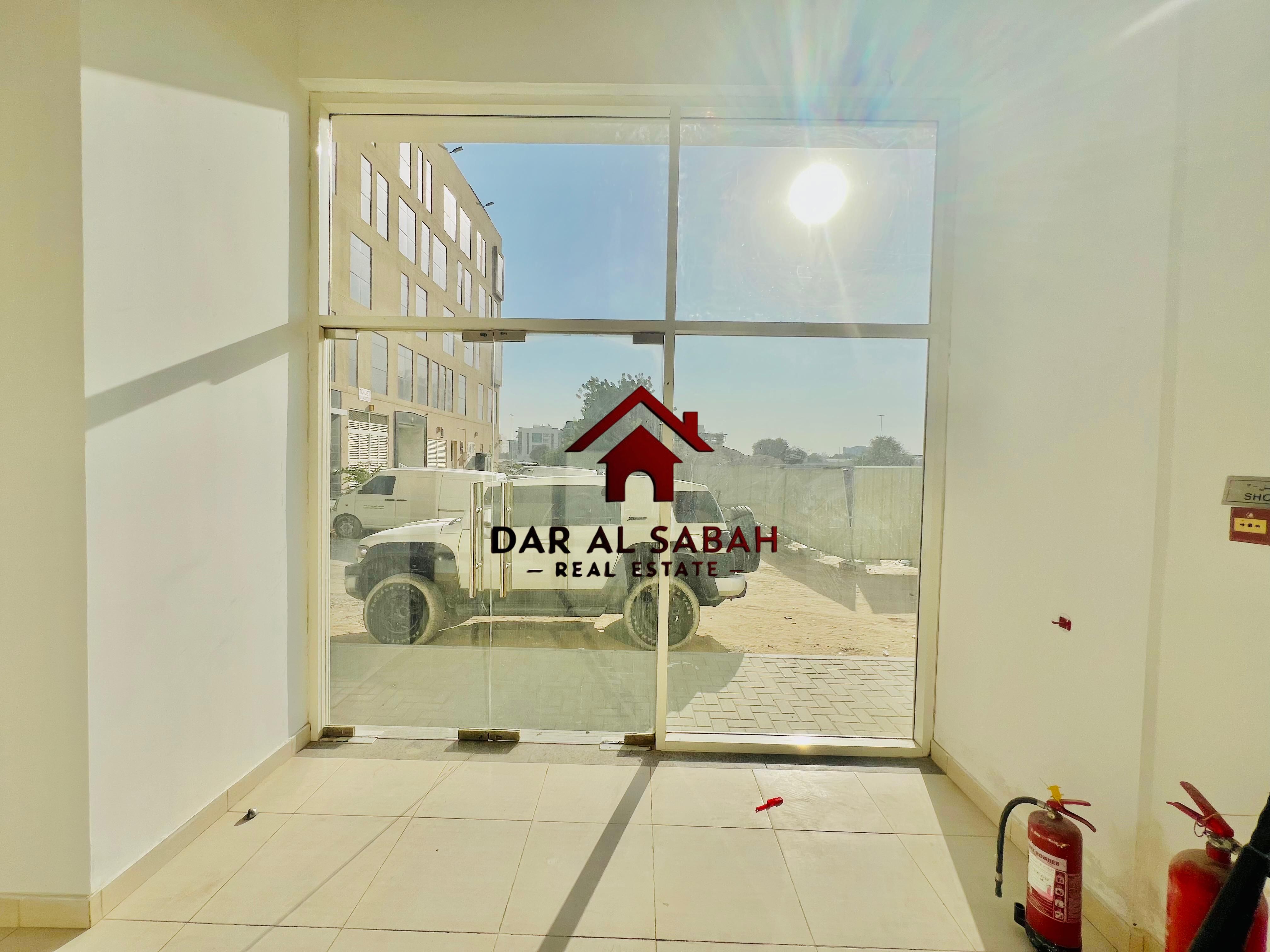 Ready to move | deposit cash | good location for business !